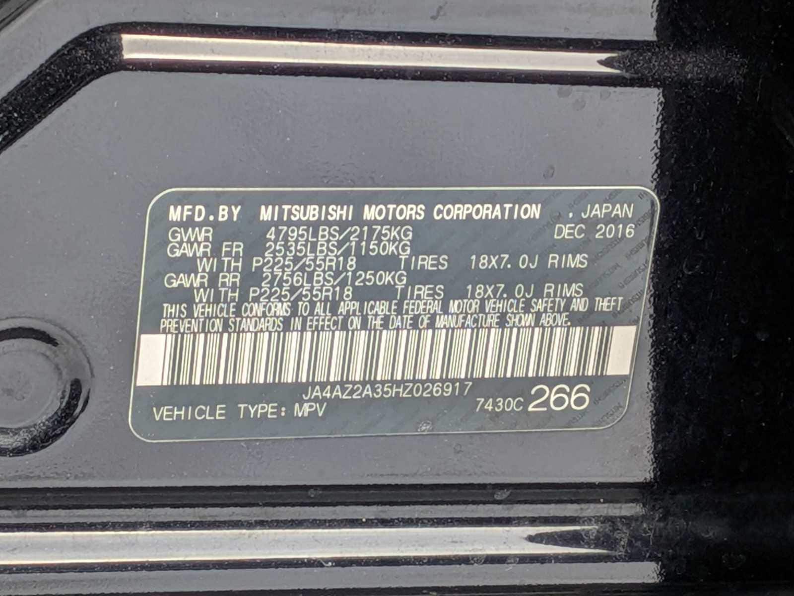 Thumbnail: 2017 Mitsubishi Outlander - 32