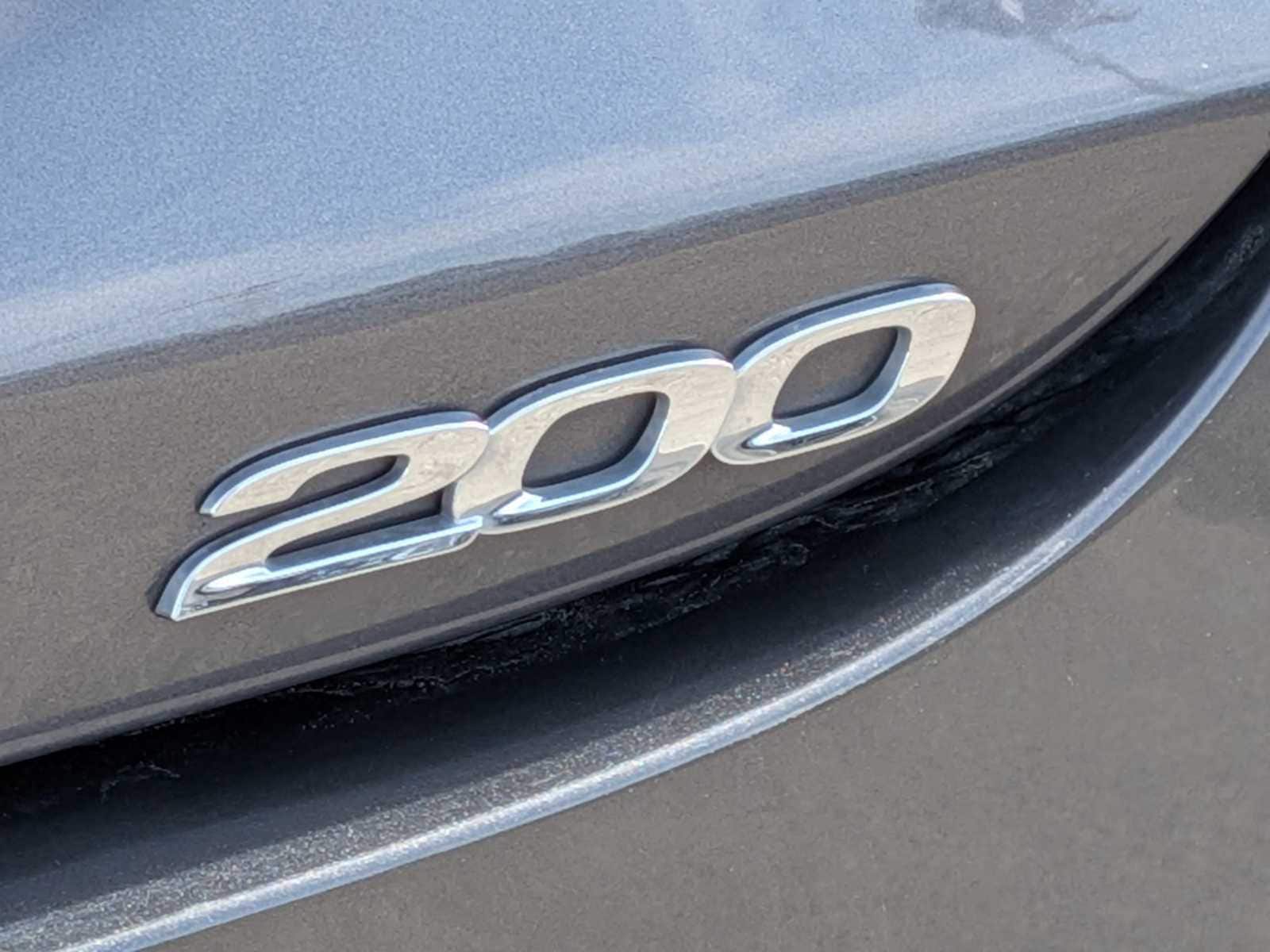 Thumbnail: 2016 Chrysler 200 - 11