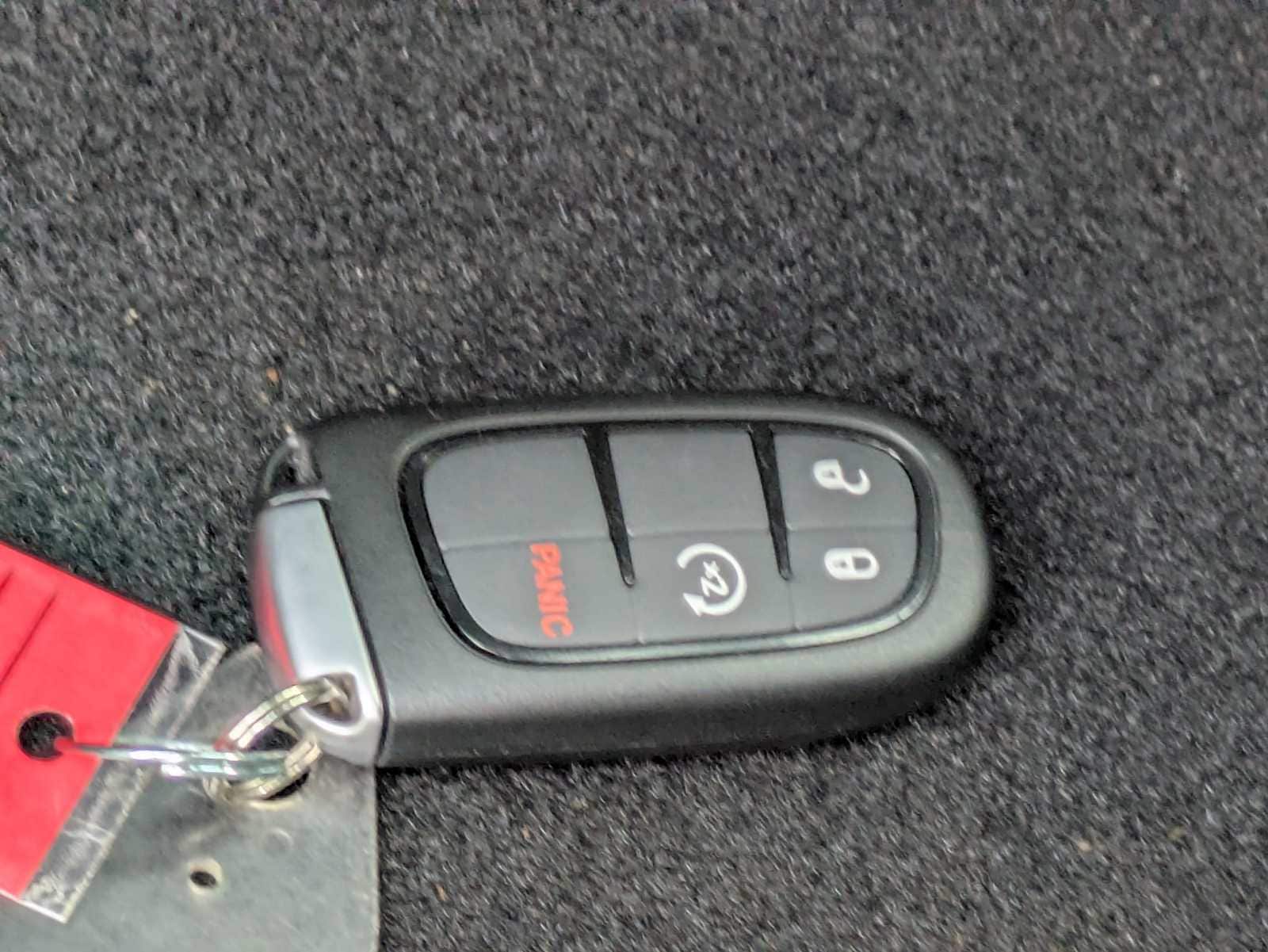 Thumbnail: 2021 Jeep Cherokee - 32