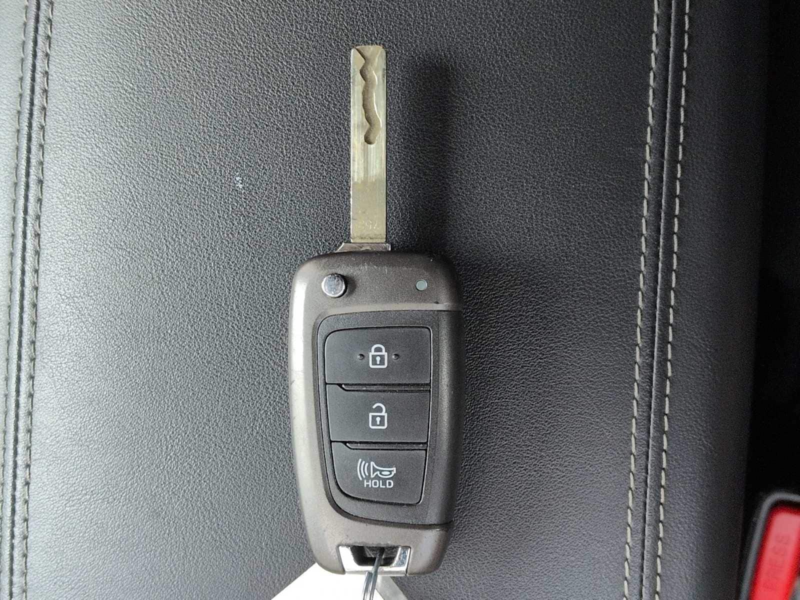 Thumbnail: 2020 Hyundai Santa Fe - 31