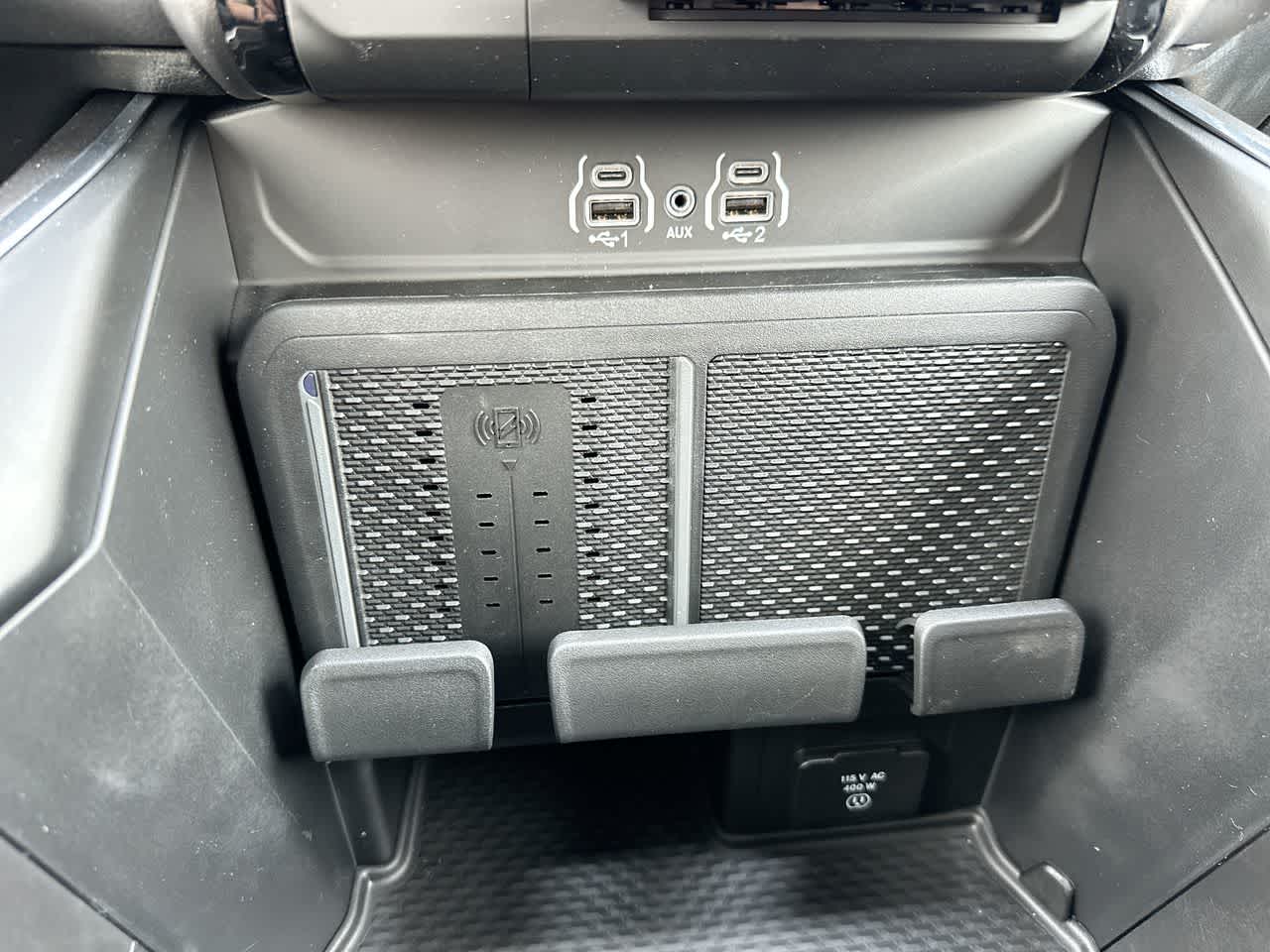 Thumbnail: 2025 RAM 1500 - 32