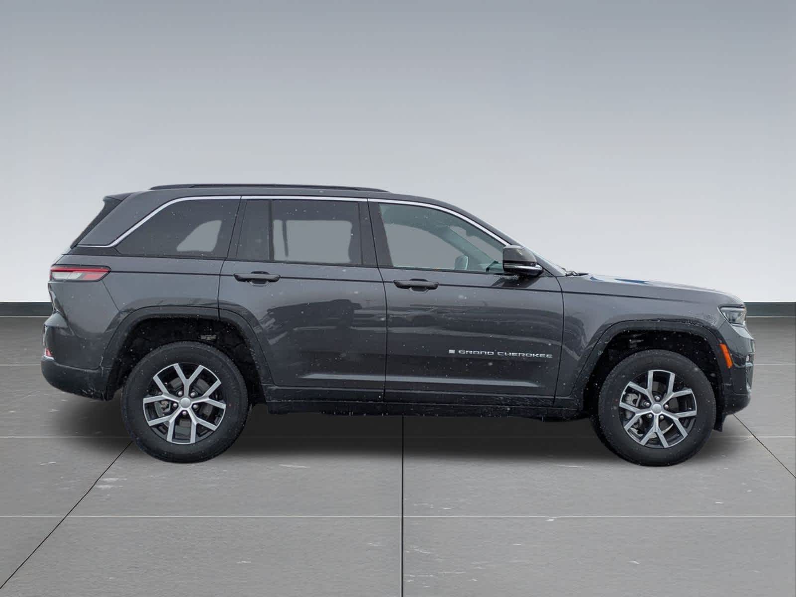 Thumbnail: 2025 Jeep Grand Cherokee - 7