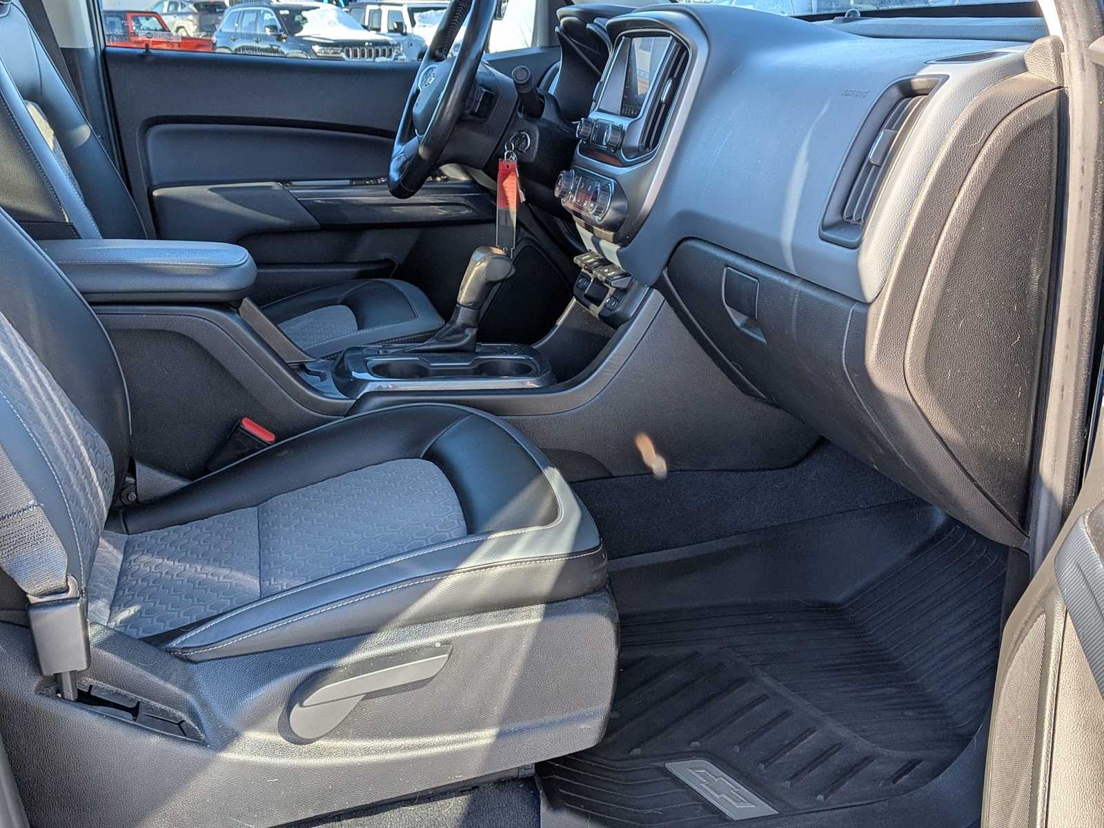 Thumbnail: 2021 Chevrolet Colorado - 18