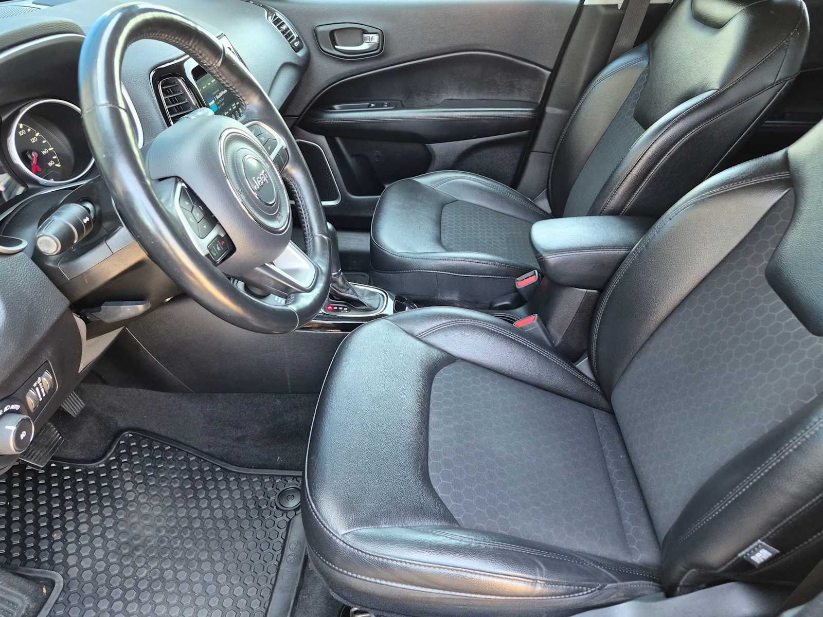 Thumbnail: 2019 Jeep Compass - 14