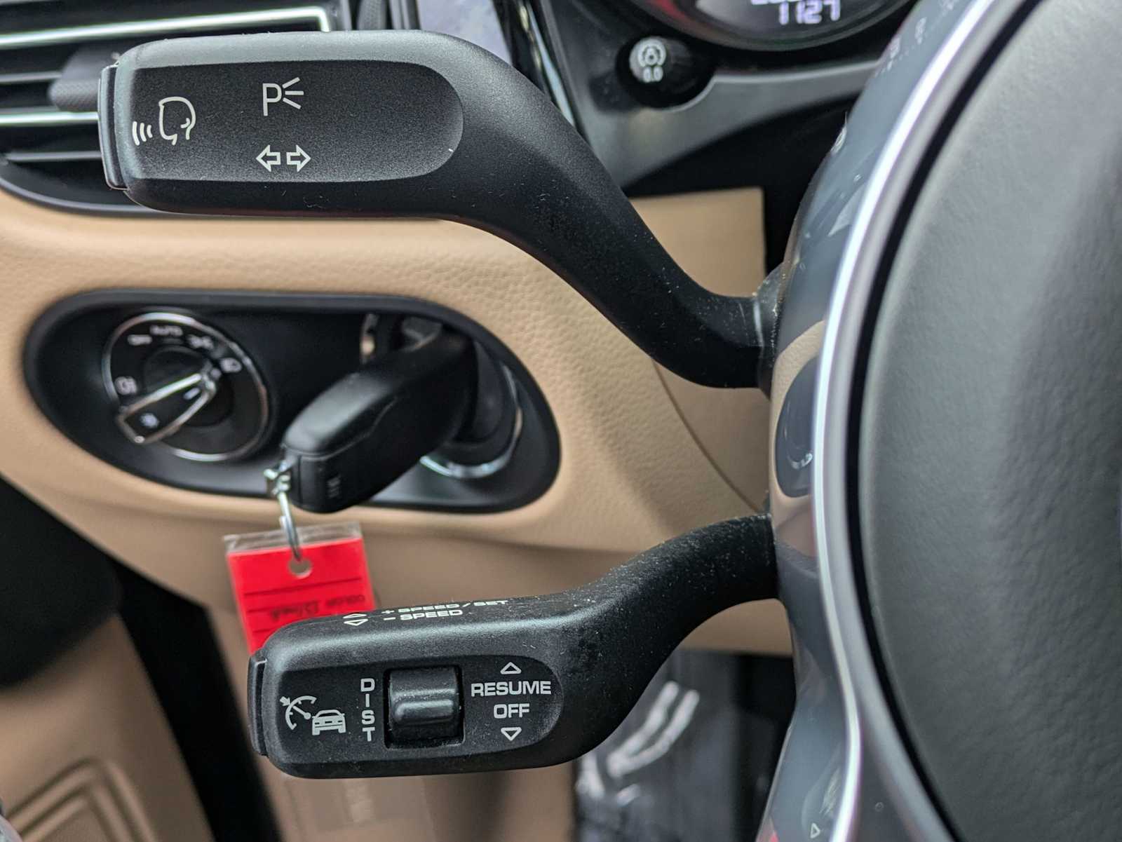 Thumbnail: 2021 Porsche Macan - 23