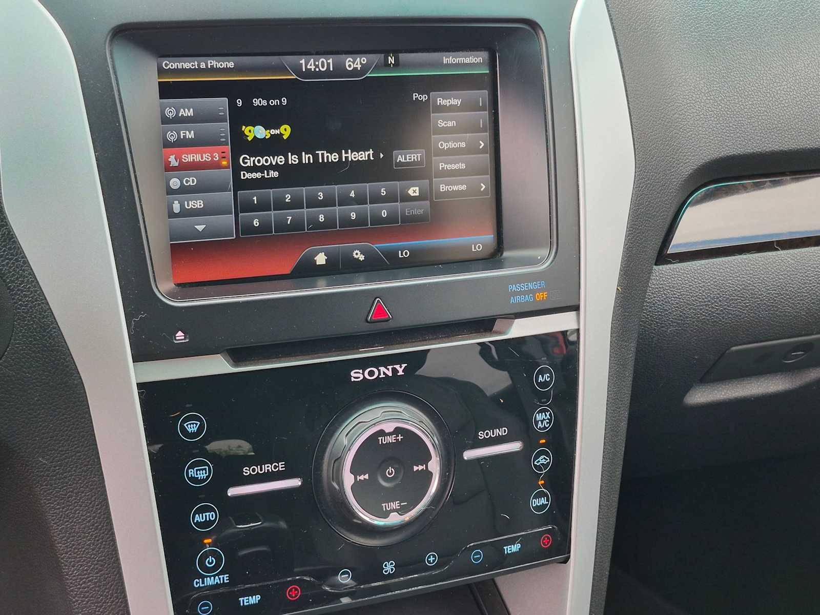 Thumbnail: 2015 Ford Explorer - 30