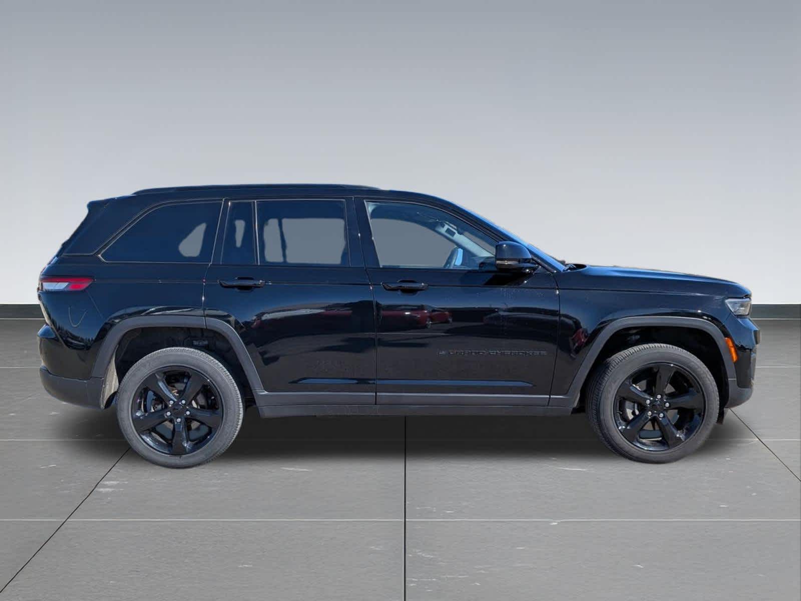 Thumbnail: 2023 Jeep Grand Cherokee - 6