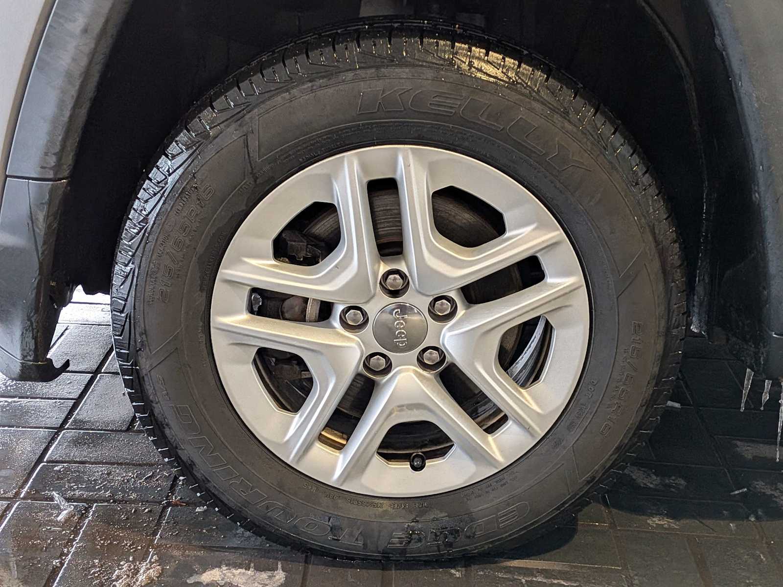 Thumbnail: 2018 Jeep Compass - 13