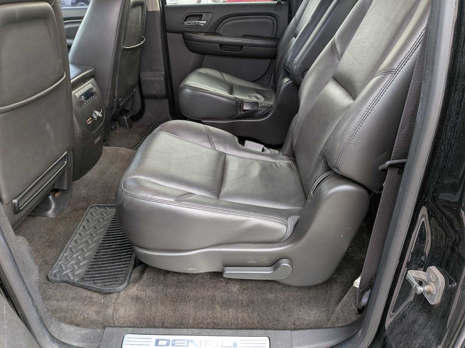 Thumbnail: 2014 GMC Yukon XL - 17