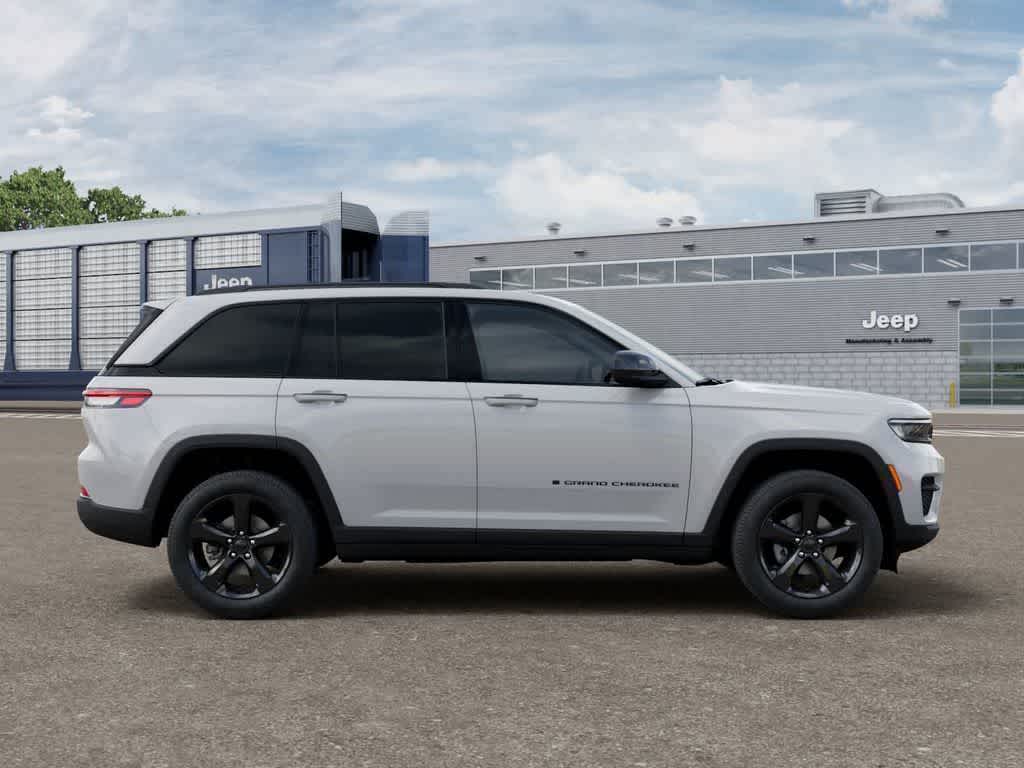 Thumbnail: 2025 Jeep Grand Cherokee - 21