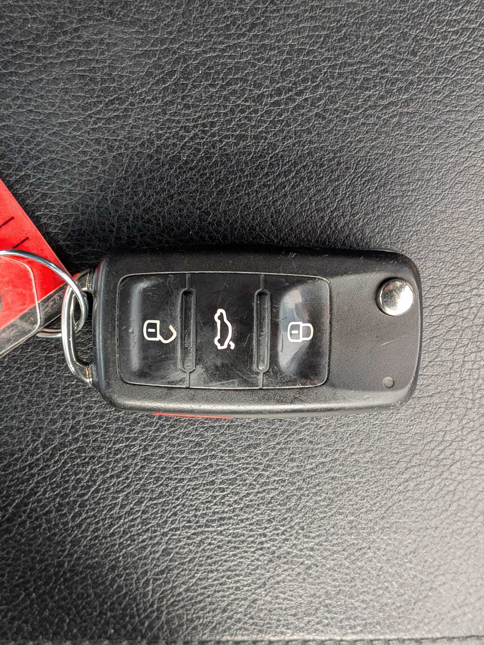 Thumbnail: 2016 Volkswagen Passat - 32