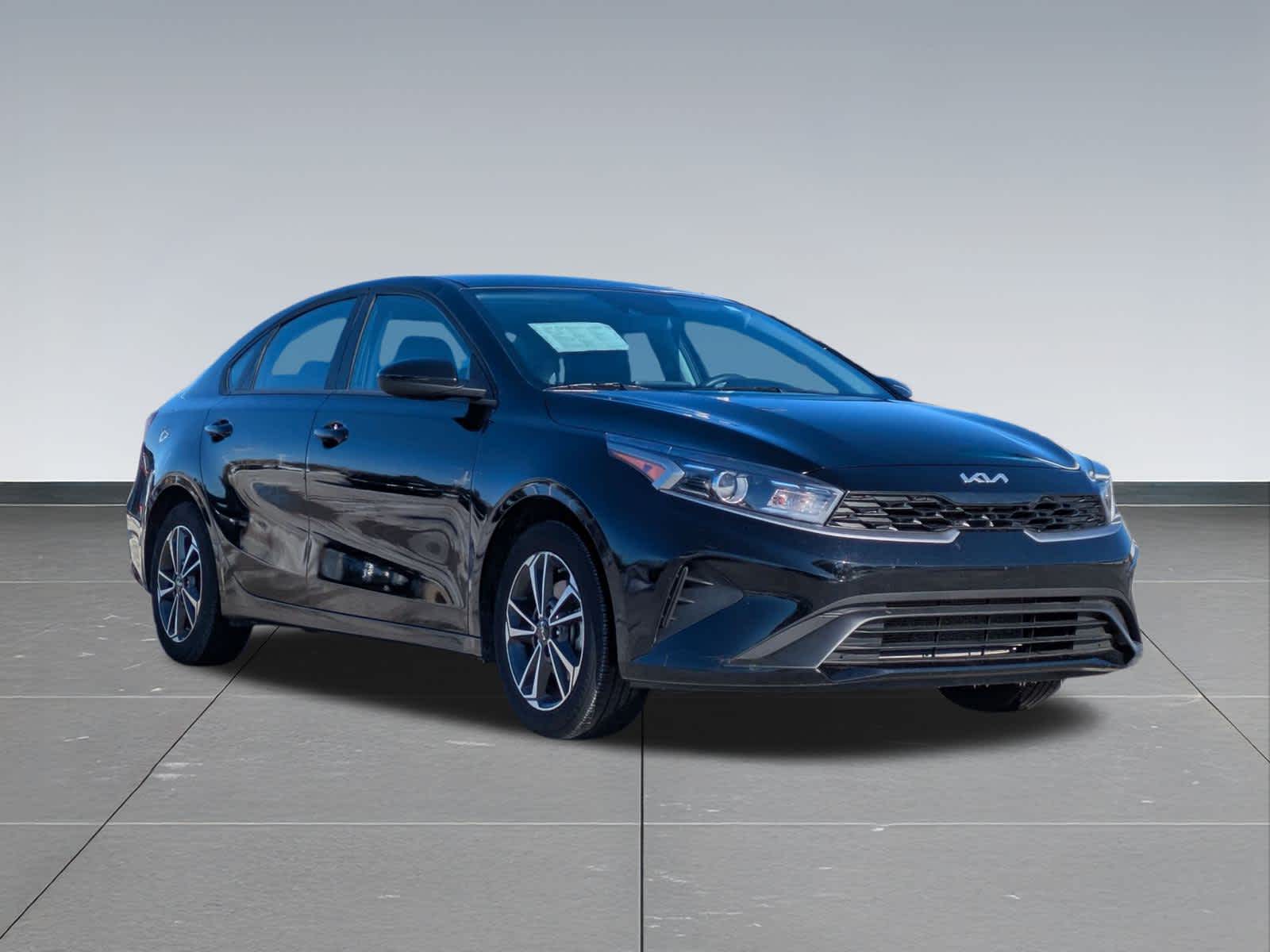 Thumbnail: 2024 Kia Forte - 8