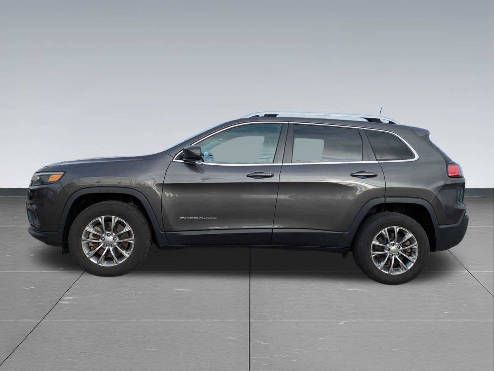 Thumbnail: 2021 Jeep Cherokee - 3