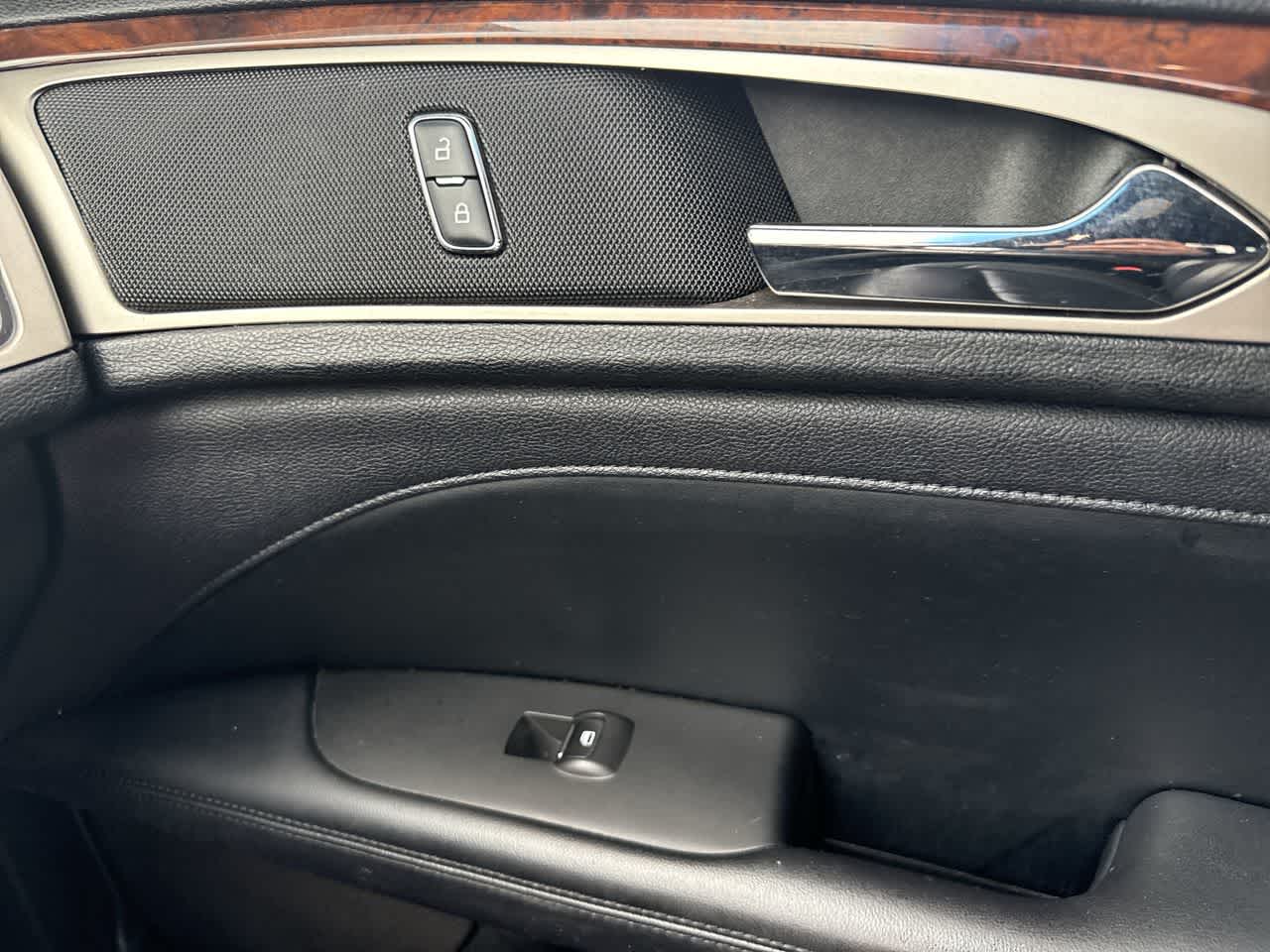 Thumbnail: 2017 Lincoln MKZ - 31