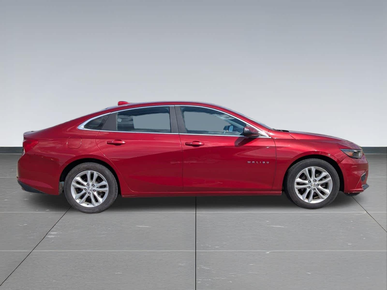 Thumbnail: 2016 Chevrolet Malibu - 6