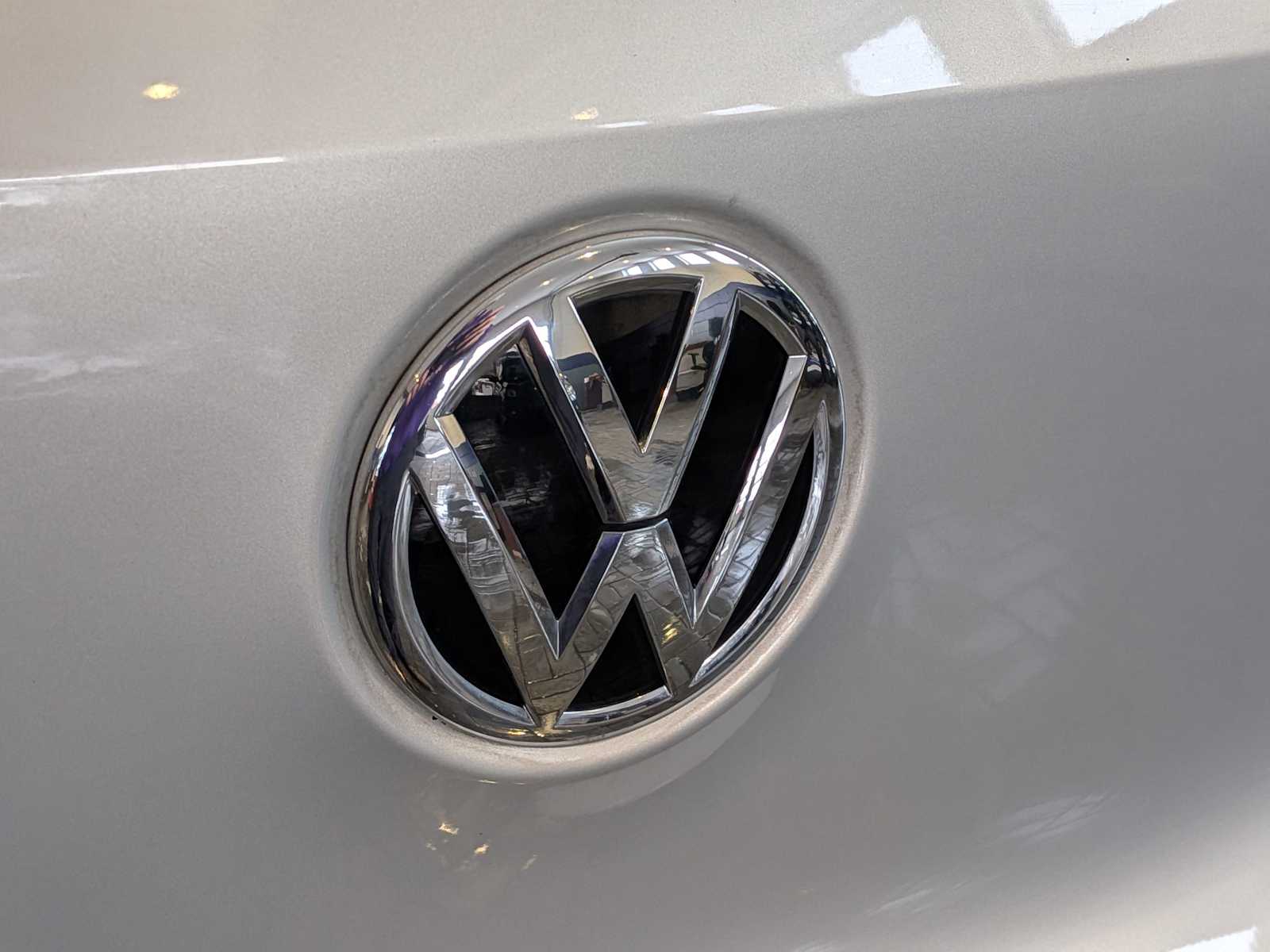 Thumbnail: 2014 Volkswagen Tiguan - 11