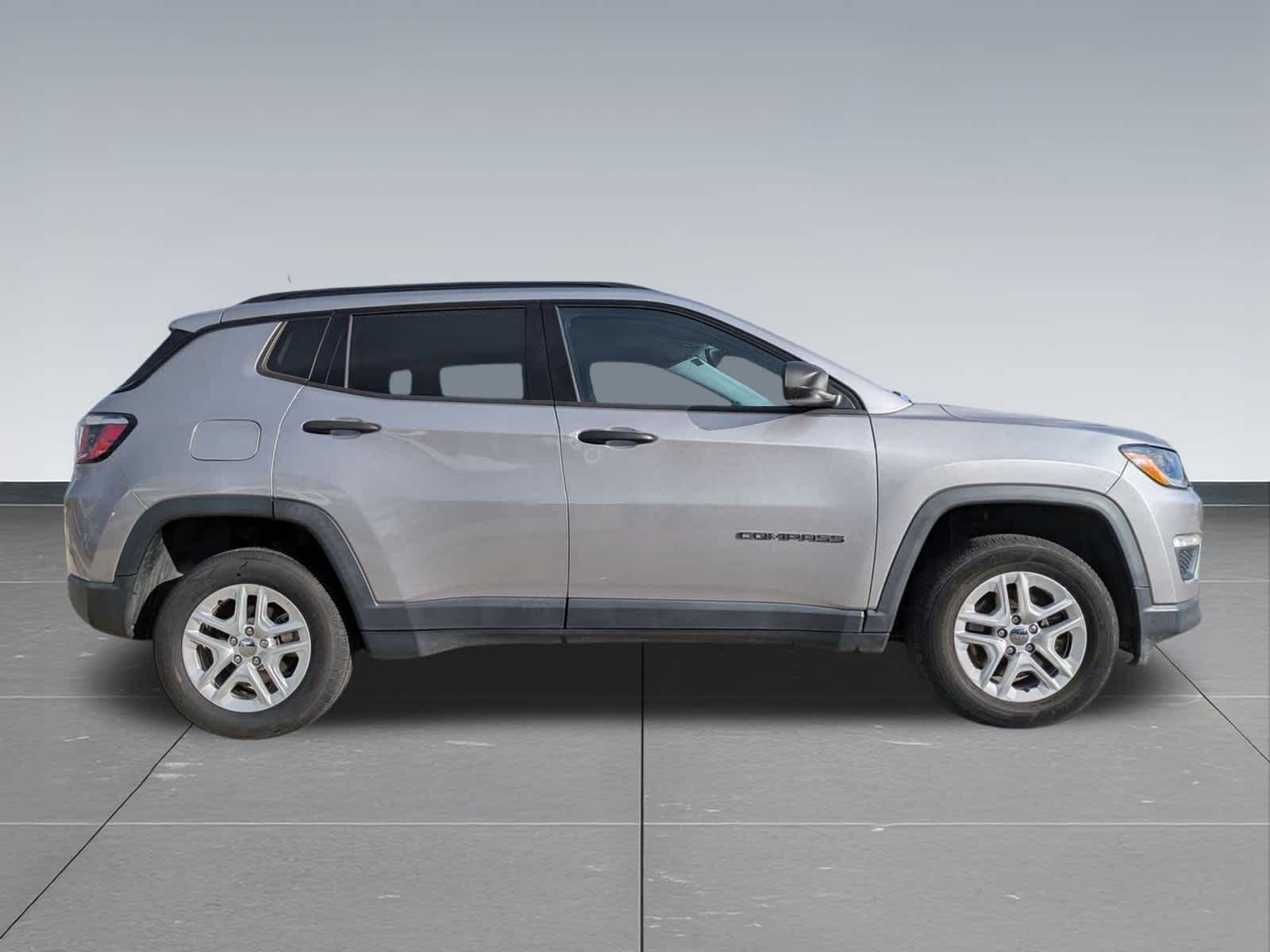 Thumbnail: 2018 Jeep Compass - 2
