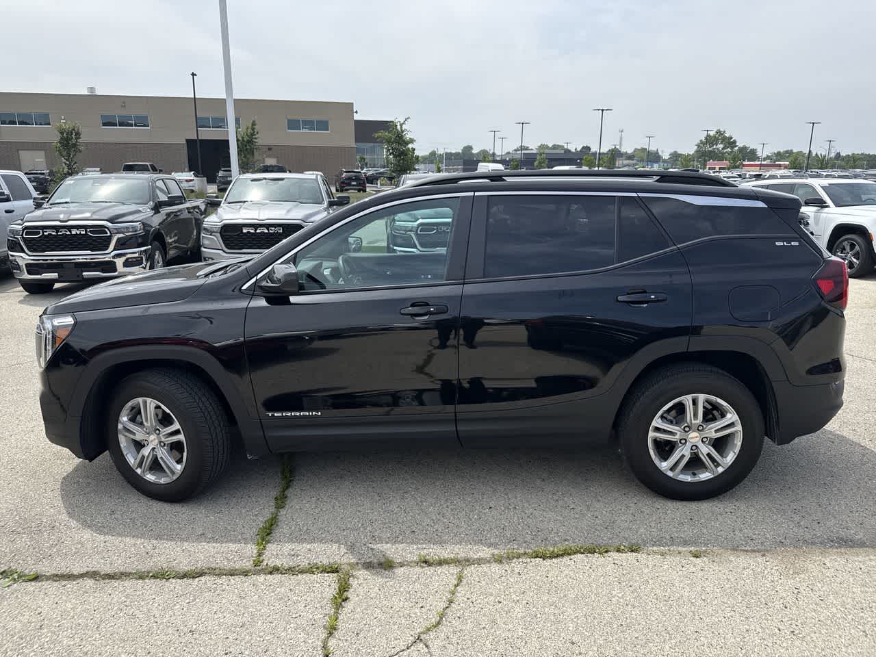 Thumbnail: 2023 GMC Terrain - 3
