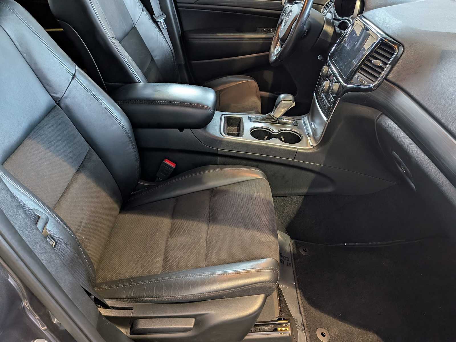 Thumbnail: 2021 Jeep Grand Cherokee - 22