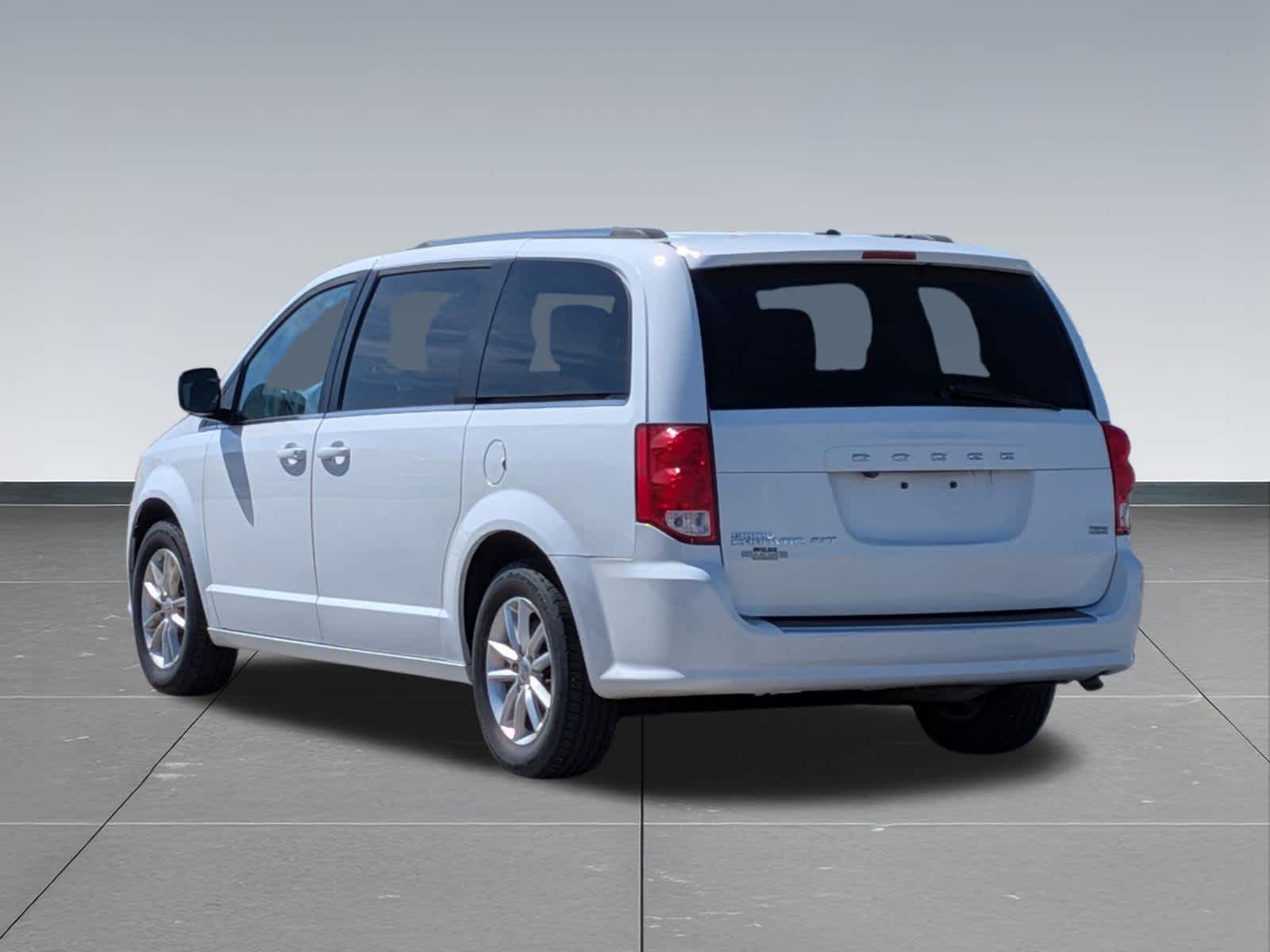Thumbnail: 2019 Dodge Grand Caravan - 3