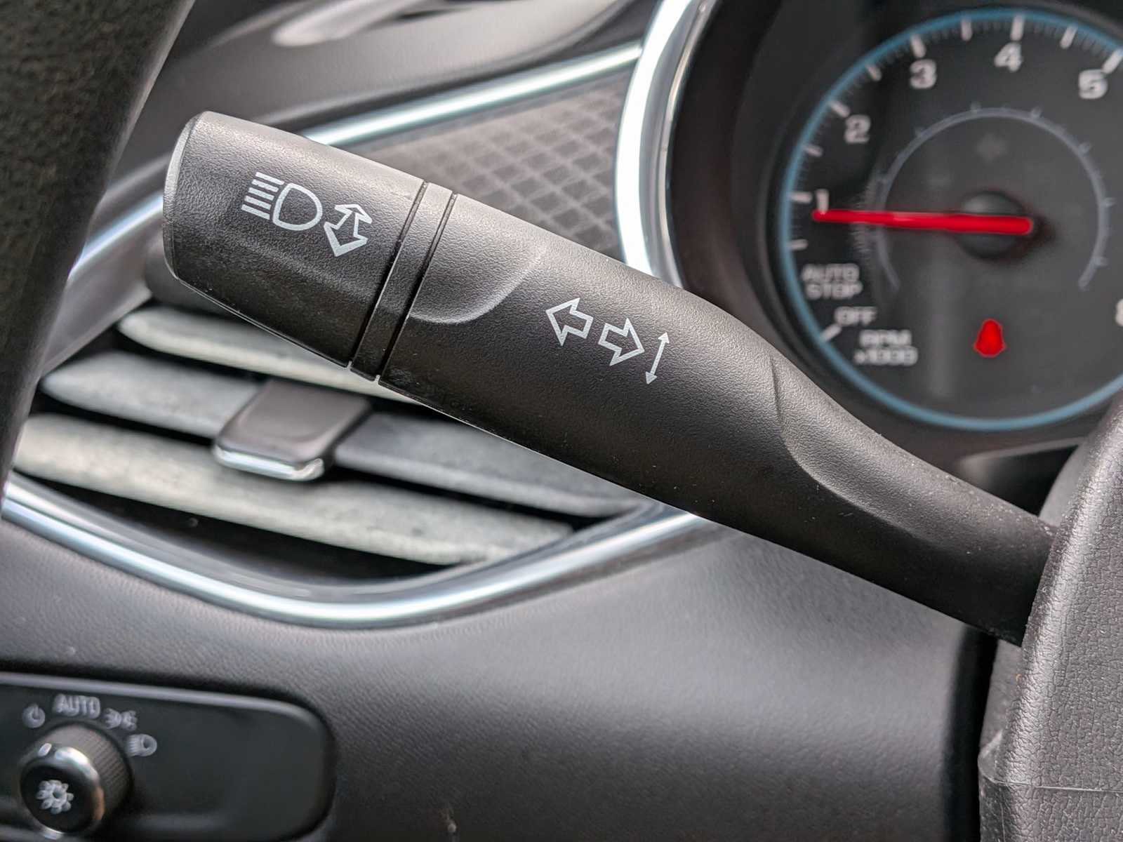 Thumbnail: 2018 Chevrolet Malibu - 26