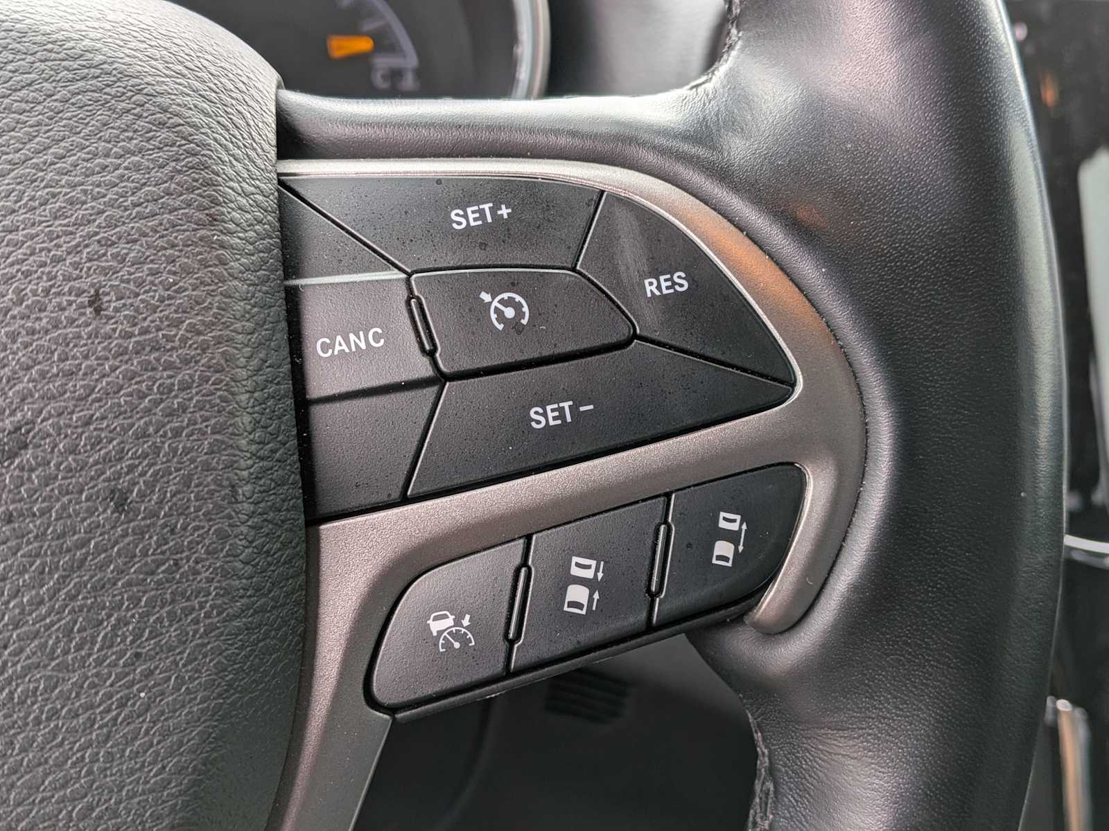 Thumbnail: 2021 Jeep Grand Cherokee - 24