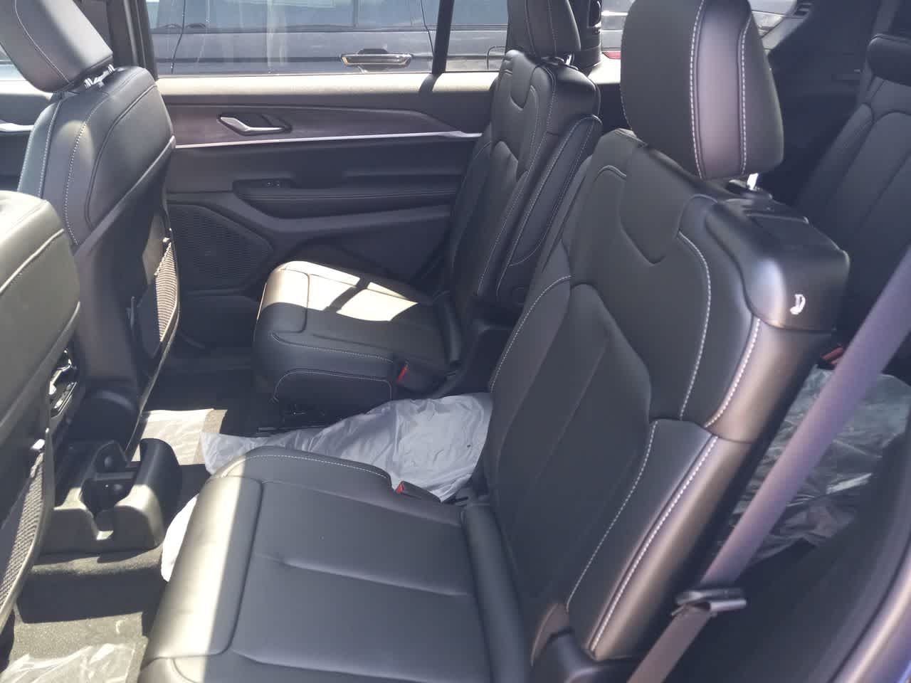 Thumbnail: 2025 Jeep Grand Cherokee L - 19