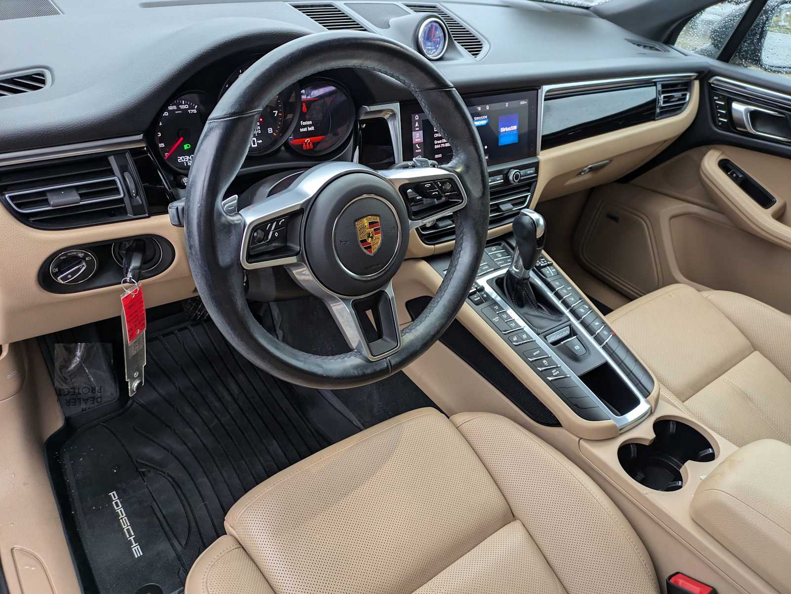 Thumbnail: 2021 Porsche Macan - 2