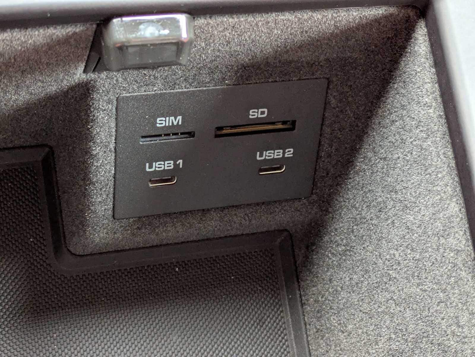 Thumbnail: 2021 Porsche Macan - 32