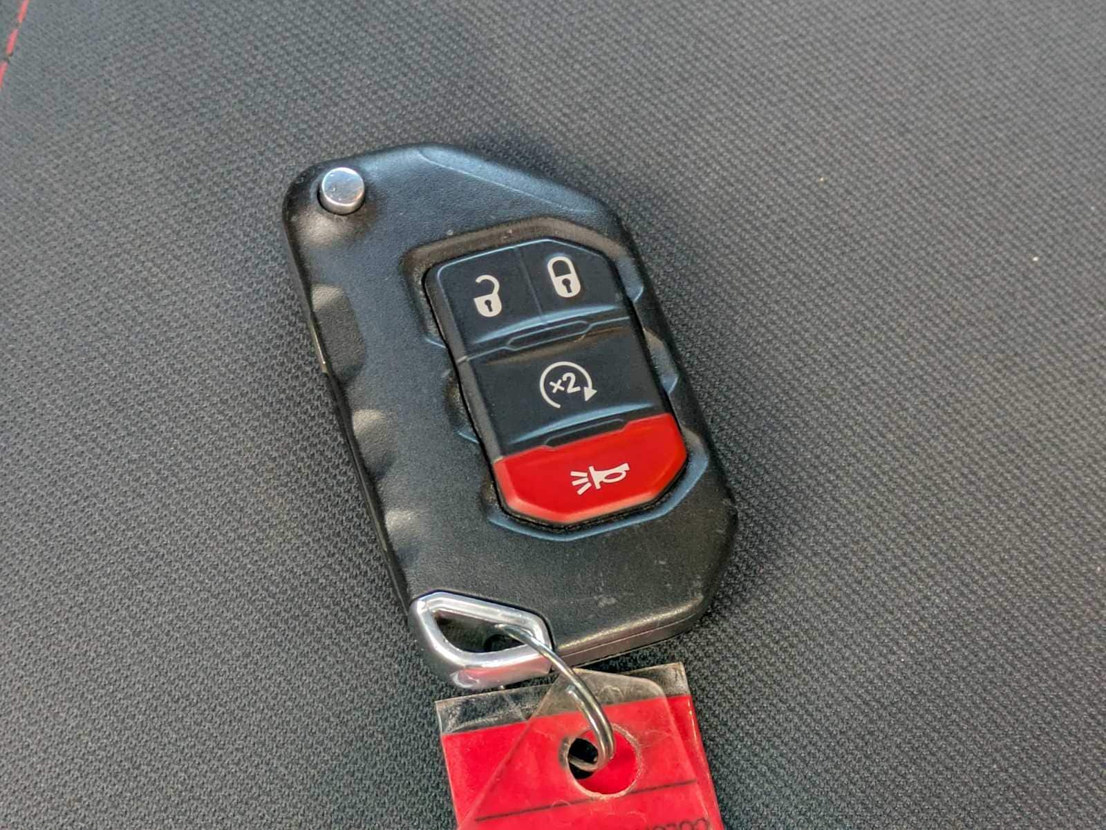 Thumbnail: 2019 Jeep Wrangler - 28