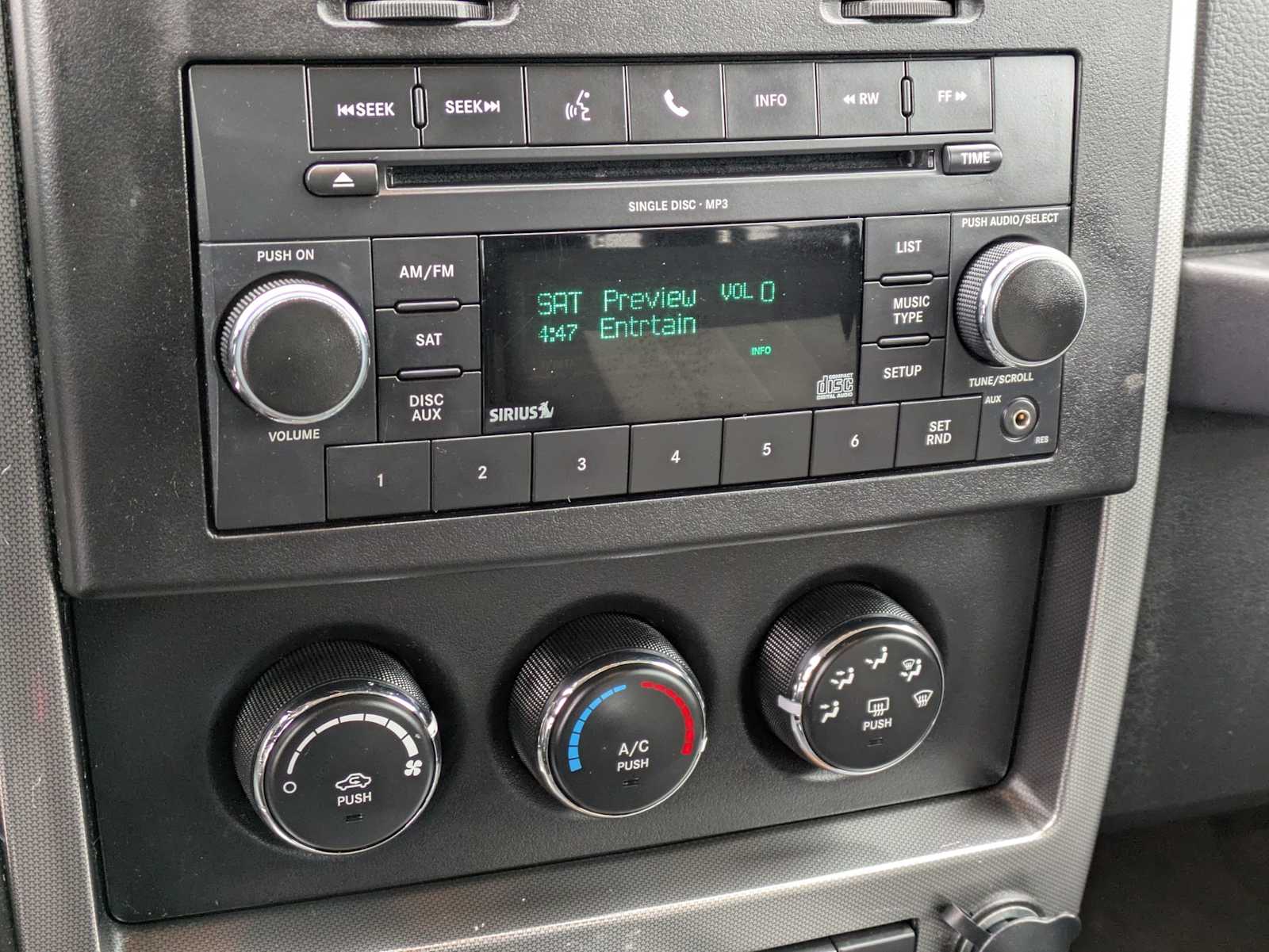 Thumbnail: 2010 Jeep Liberty - 22