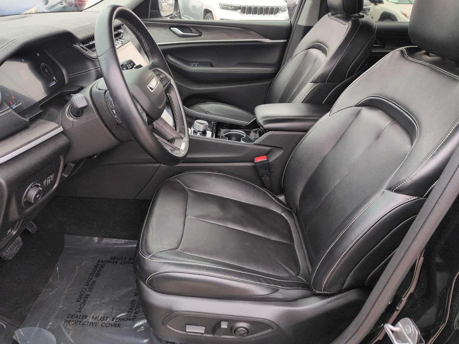 Thumbnail: 2022 Jeep Grand Cherokee - 16