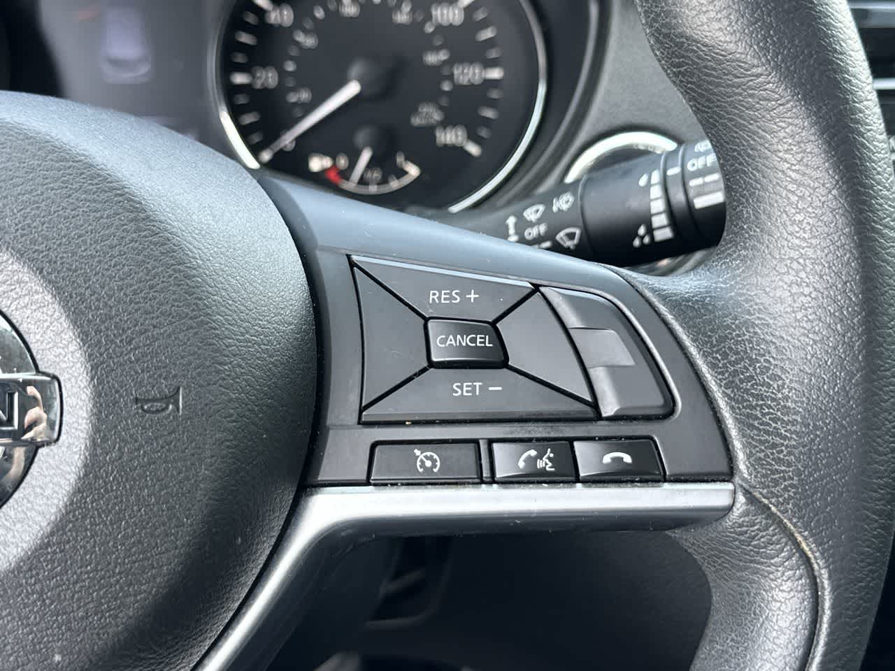 2017 Nissan Rogue Sport SV 29