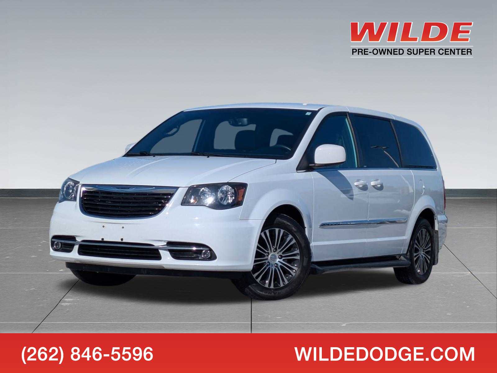 2014 Chrysler Town & Country S -
                  Waukesha, WI
