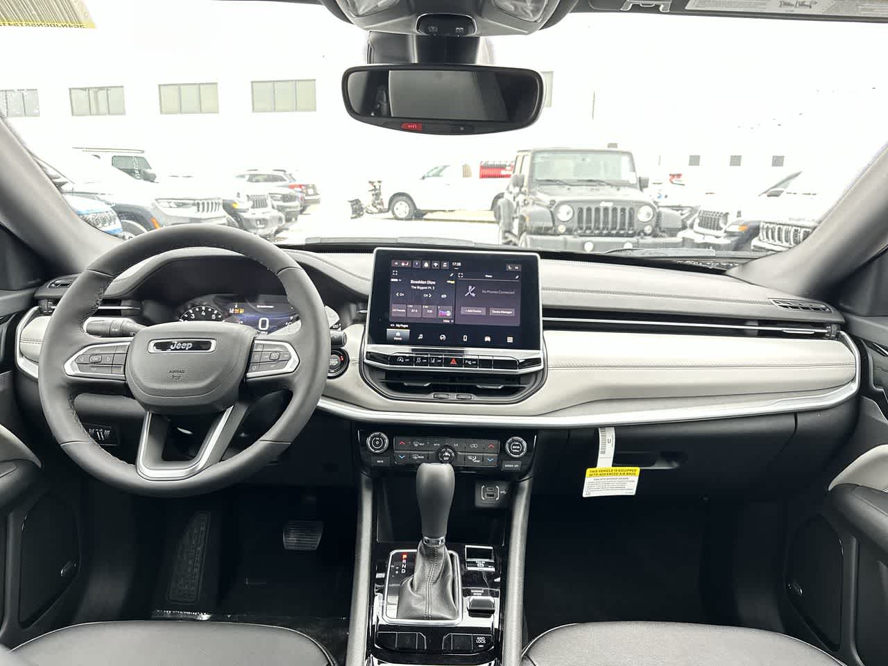 2025 Jeep Compass Limited 12