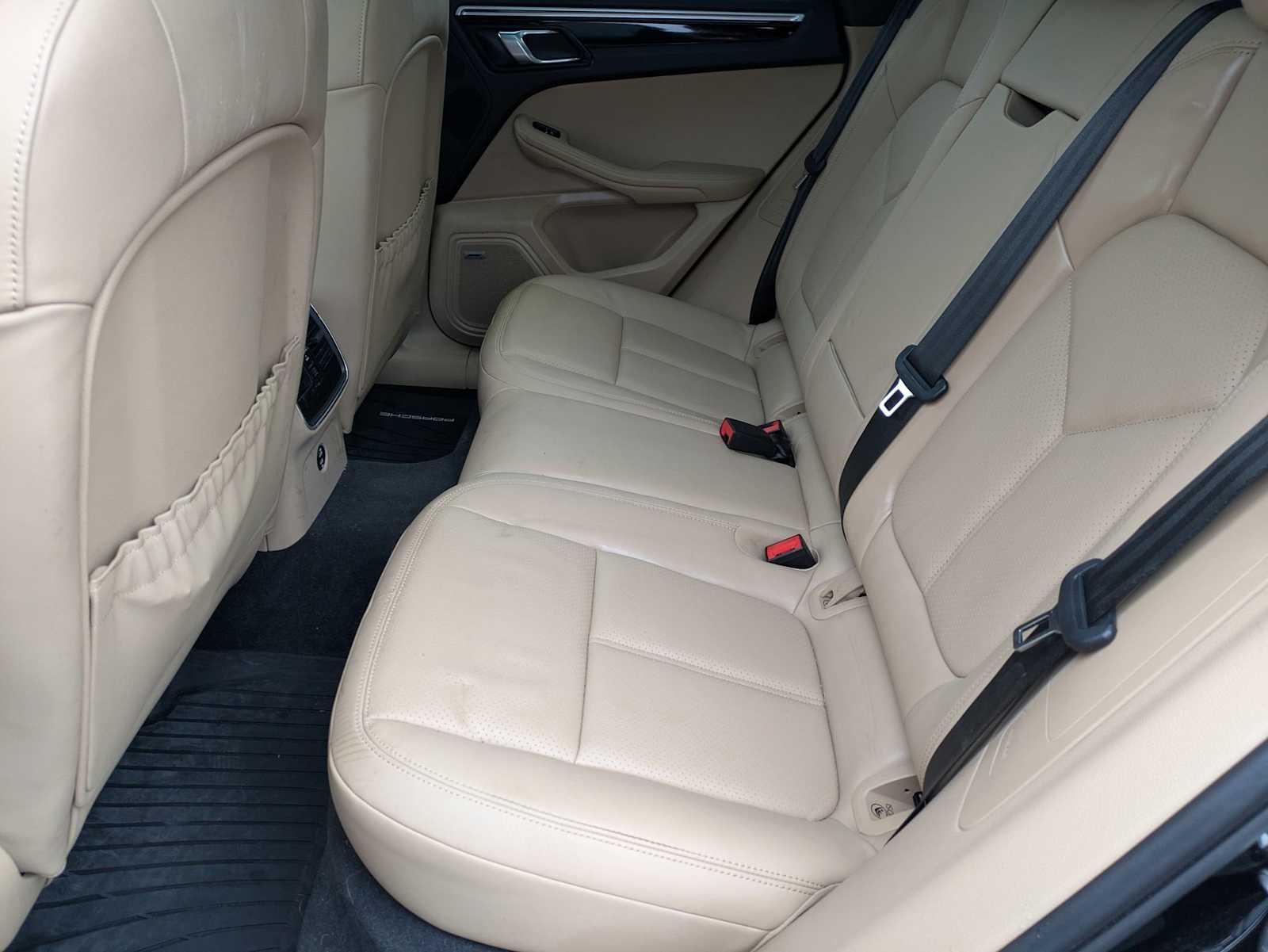 Thumbnail: 2021 Porsche Macan - 15