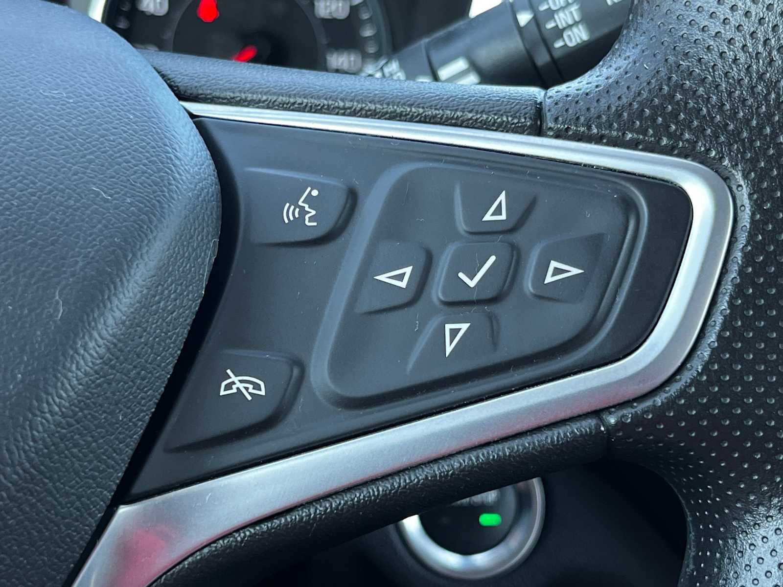 Thumbnail: 2023 Chevrolet Equinox - 23