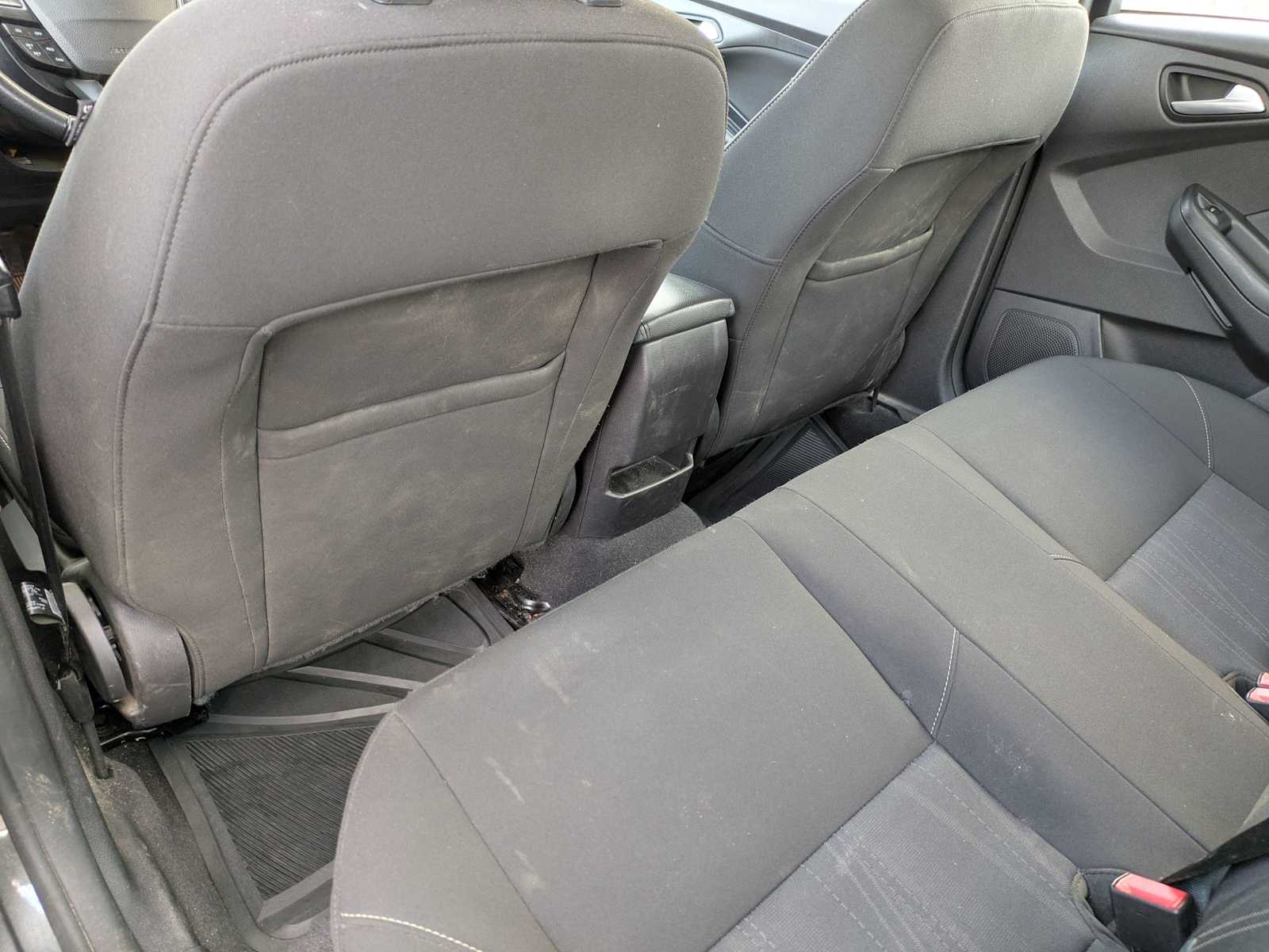 Thumbnail: 2015 Ford Focus - 16