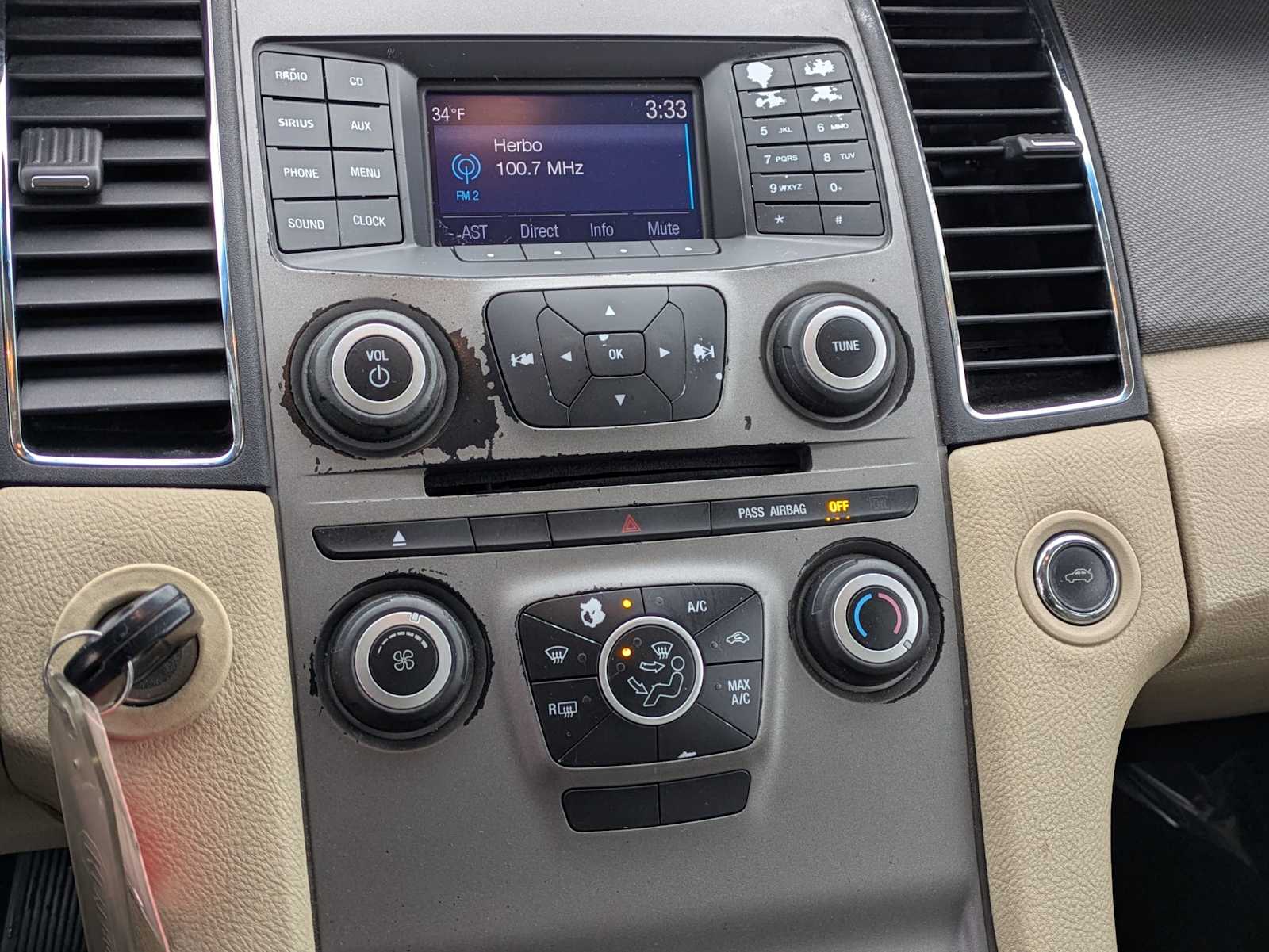 Thumbnail: 2017 Ford Taurus - 24