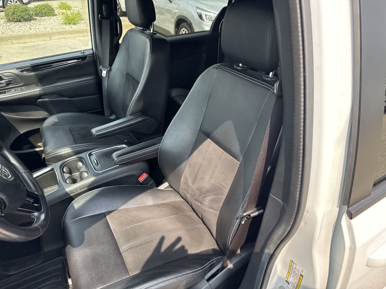 Thumbnail: 2019 Dodge Grand Caravan - 28