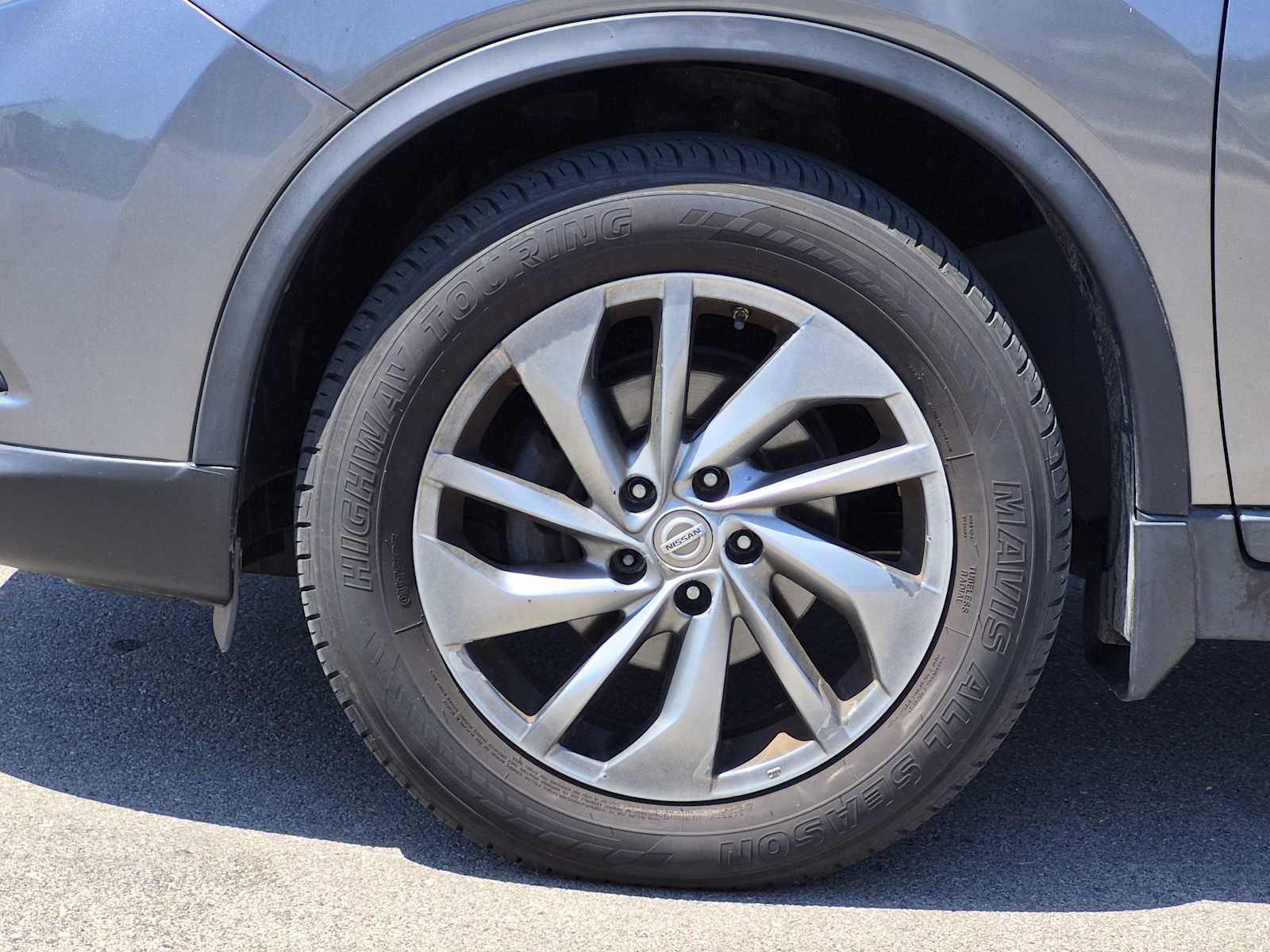 Thumbnail: 2015 Nissan Rogue - 14