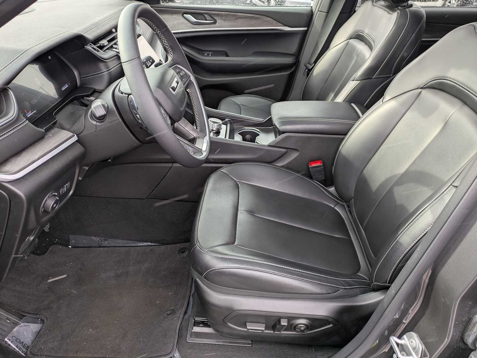 Thumbnail: 2025 Jeep Grand Cherokee L - 15