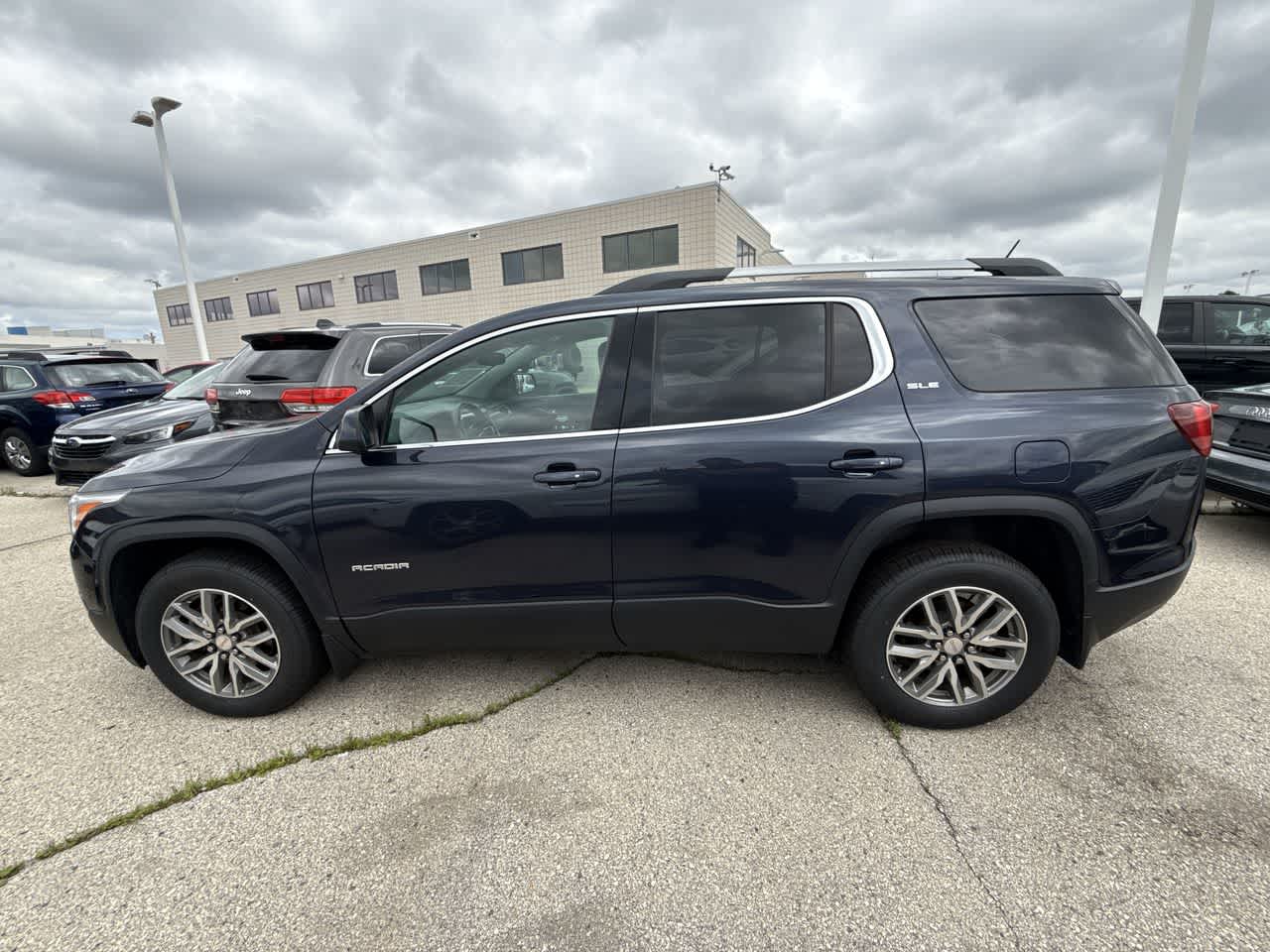 Thumbnail: 2018 GMC Acadia - 3