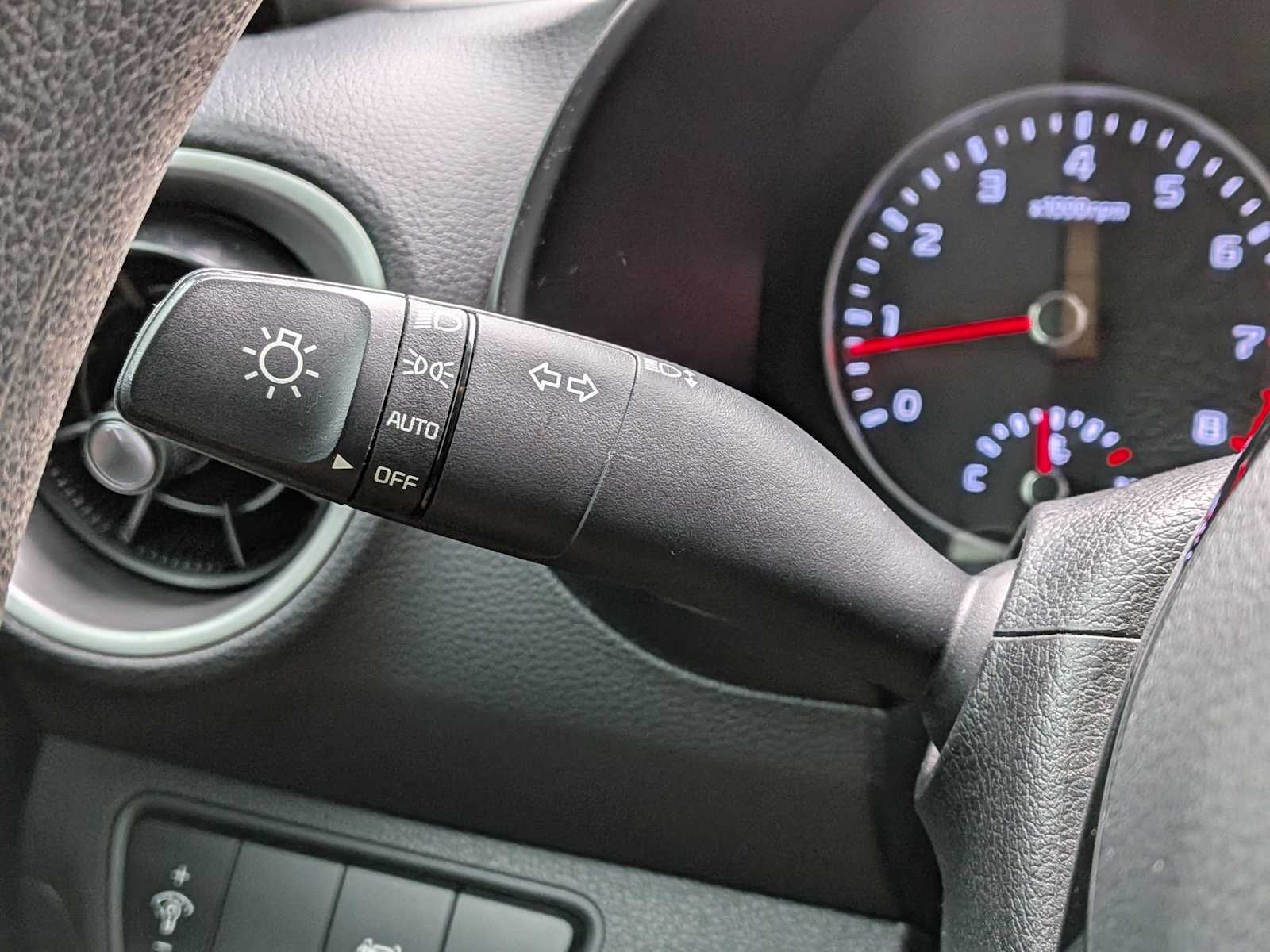 Thumbnail: 2020 Kia Forte - 26