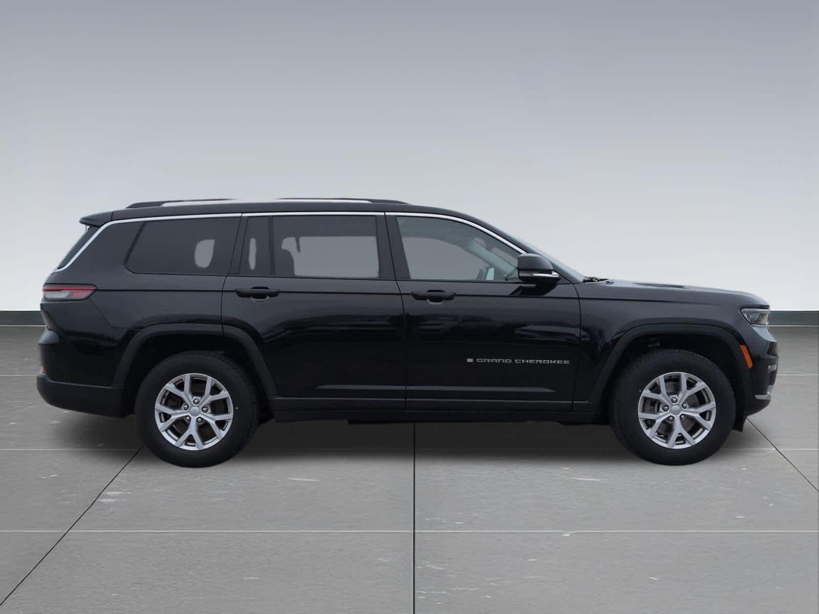 Thumbnail: 2022 Jeep Grand Cherokee - 7