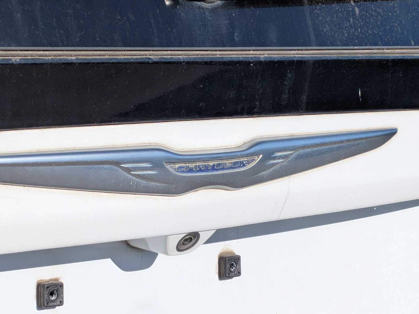 Thumbnail: 2018 Chrysler Pacifica - 10