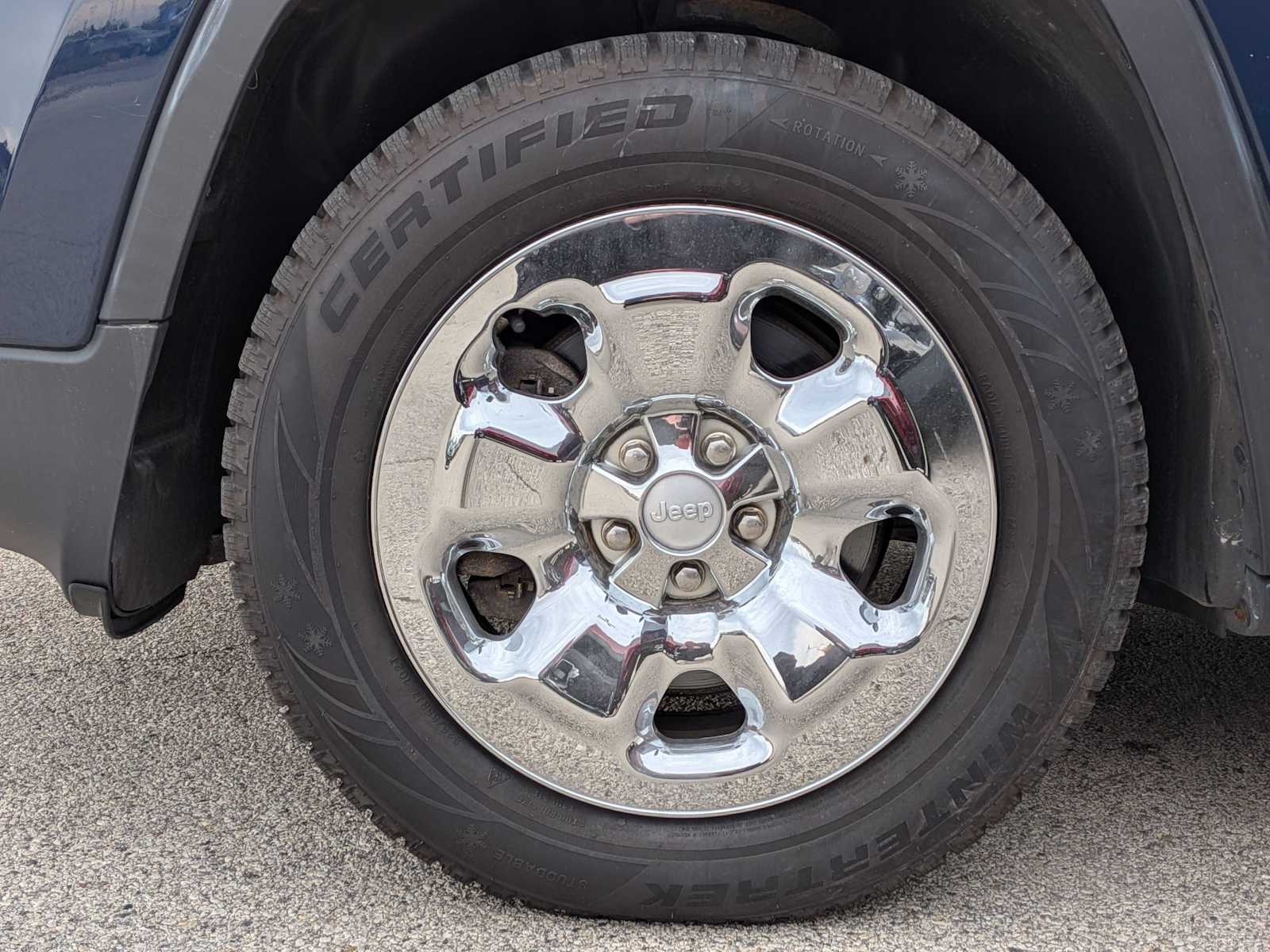 Thumbnail: 2018 Jeep Cherokee - 13