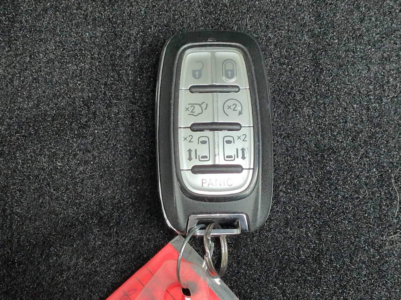 Thumbnail: 2018 Chrysler Pacifica - 29