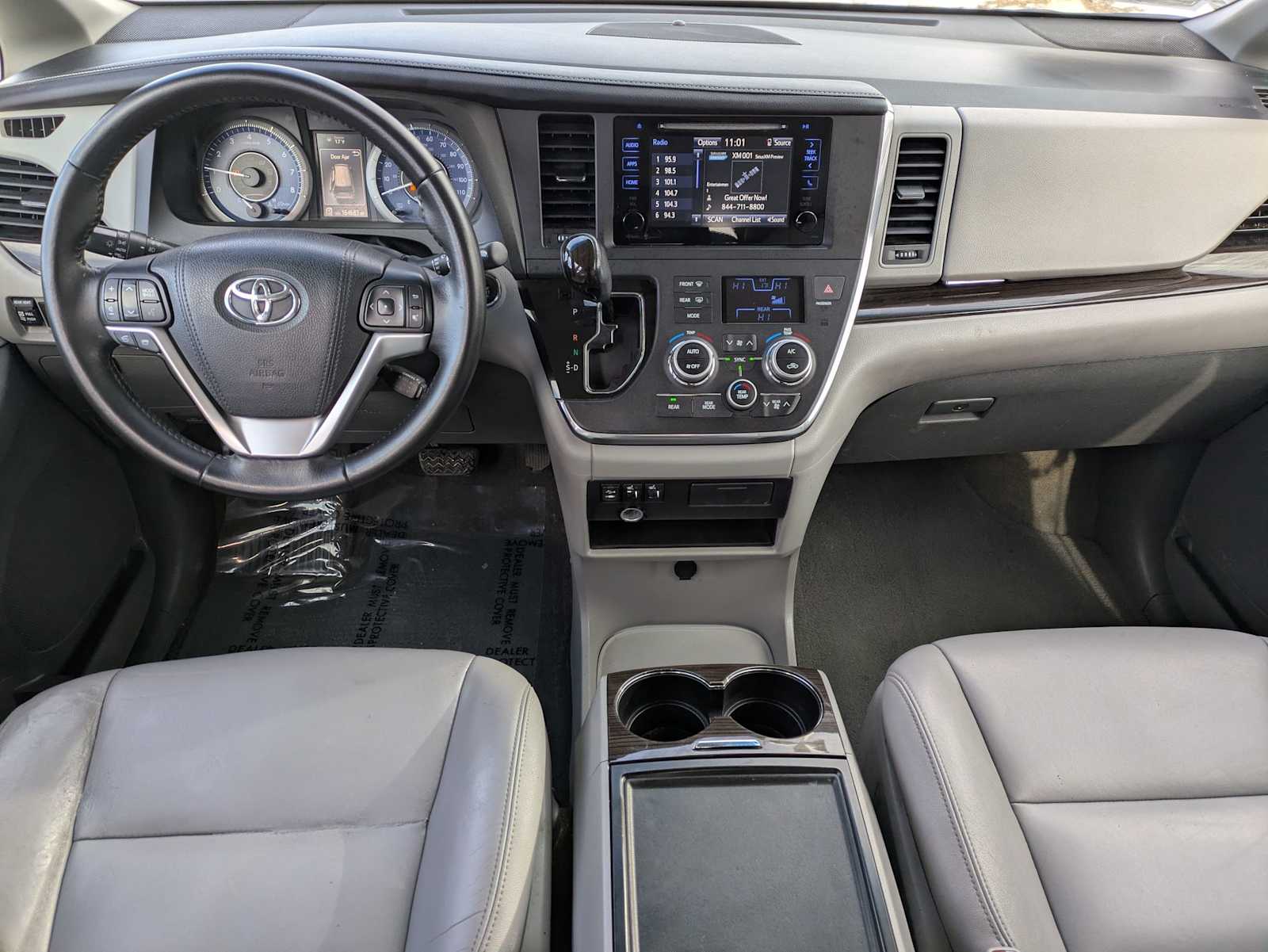 Thumbnail: 2015 Toyota Sienna - 14