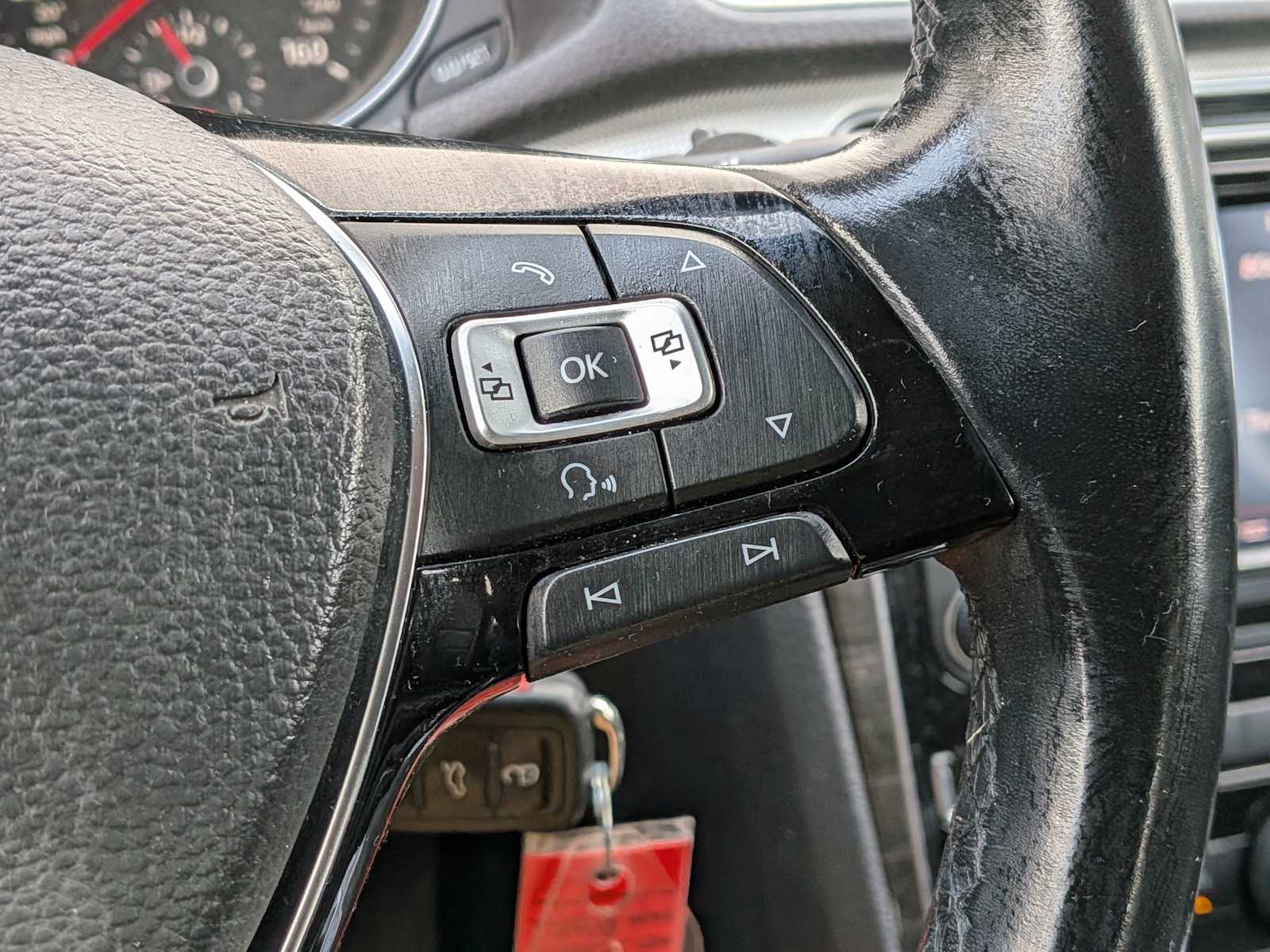 Thumbnail: 2016 Volkswagen Passat - 25